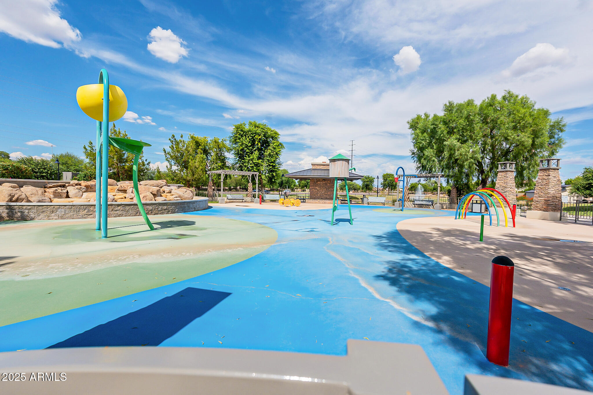 883 E BUCKINGHAM Avenue