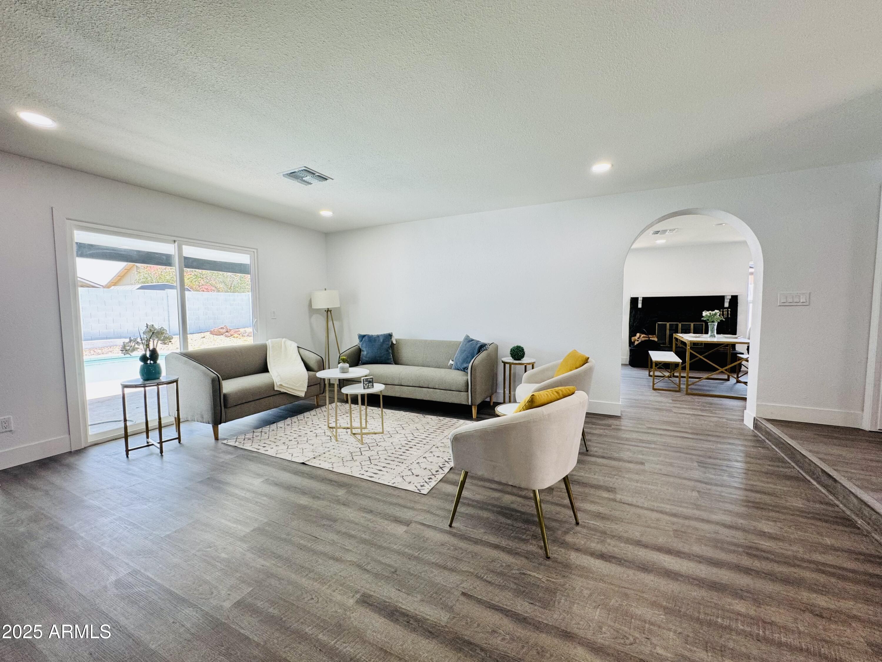 2247 W HIGHLAND Street