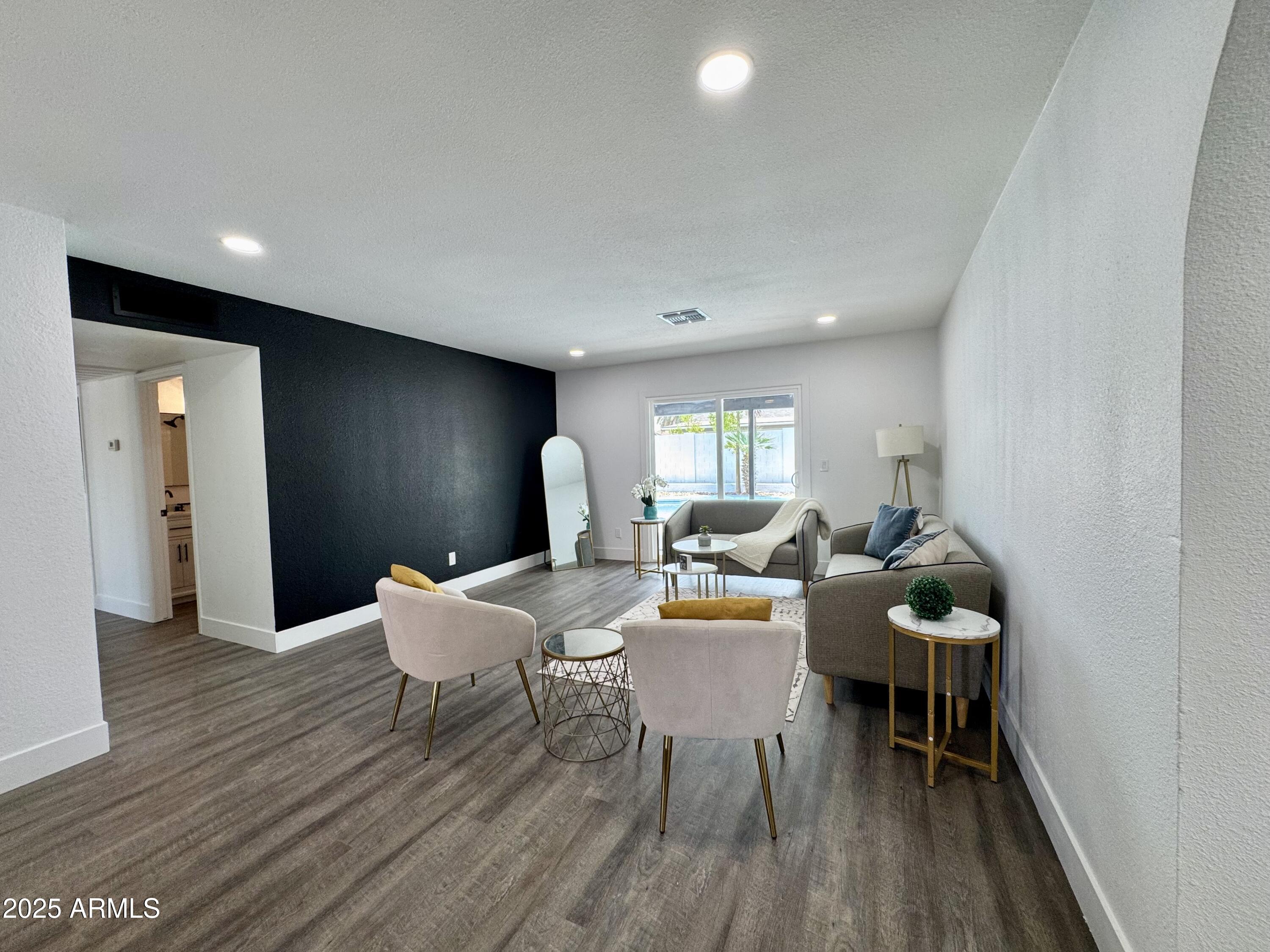 2247 W HIGHLAND Street