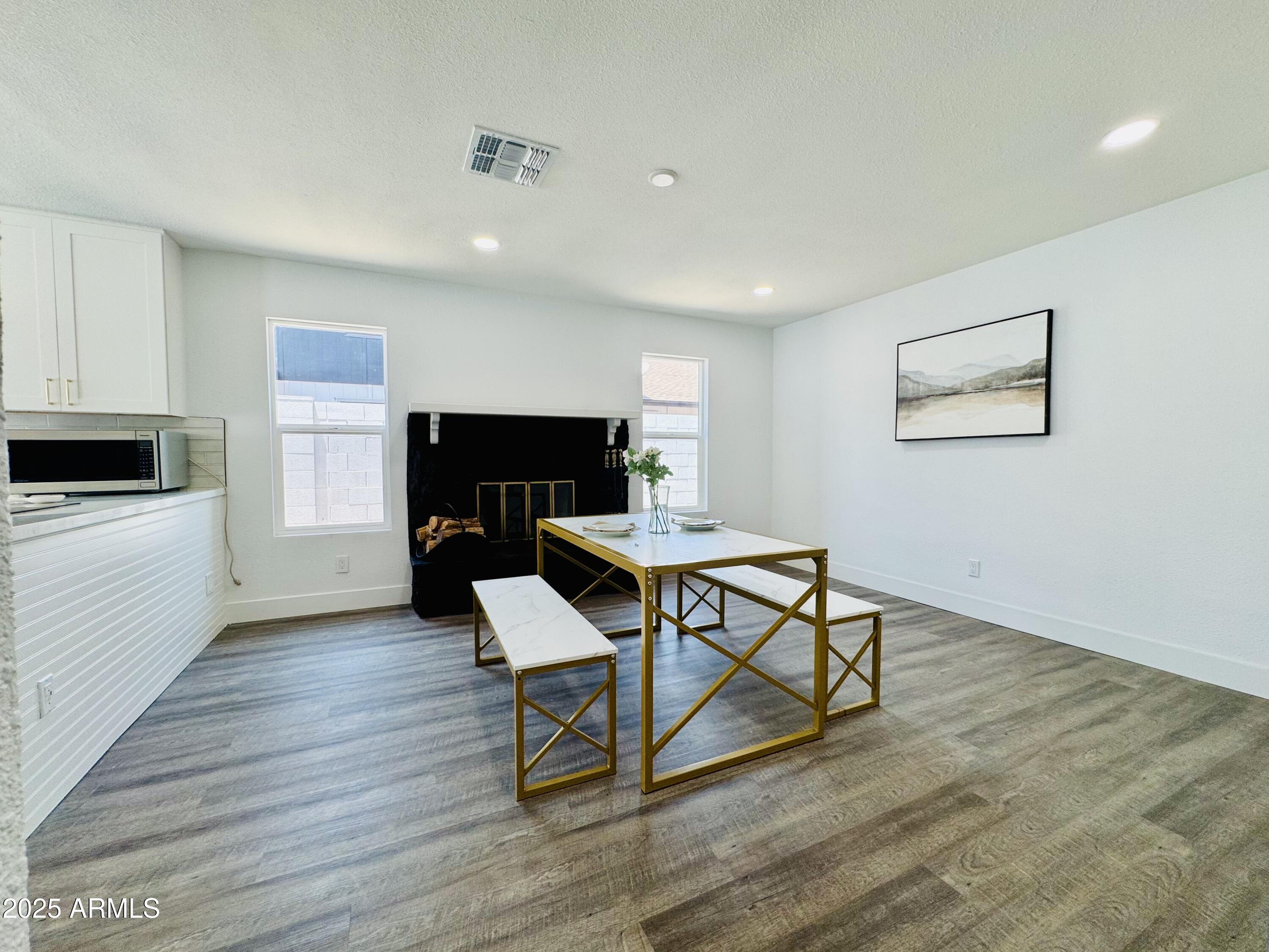 2247 W HIGHLAND Street