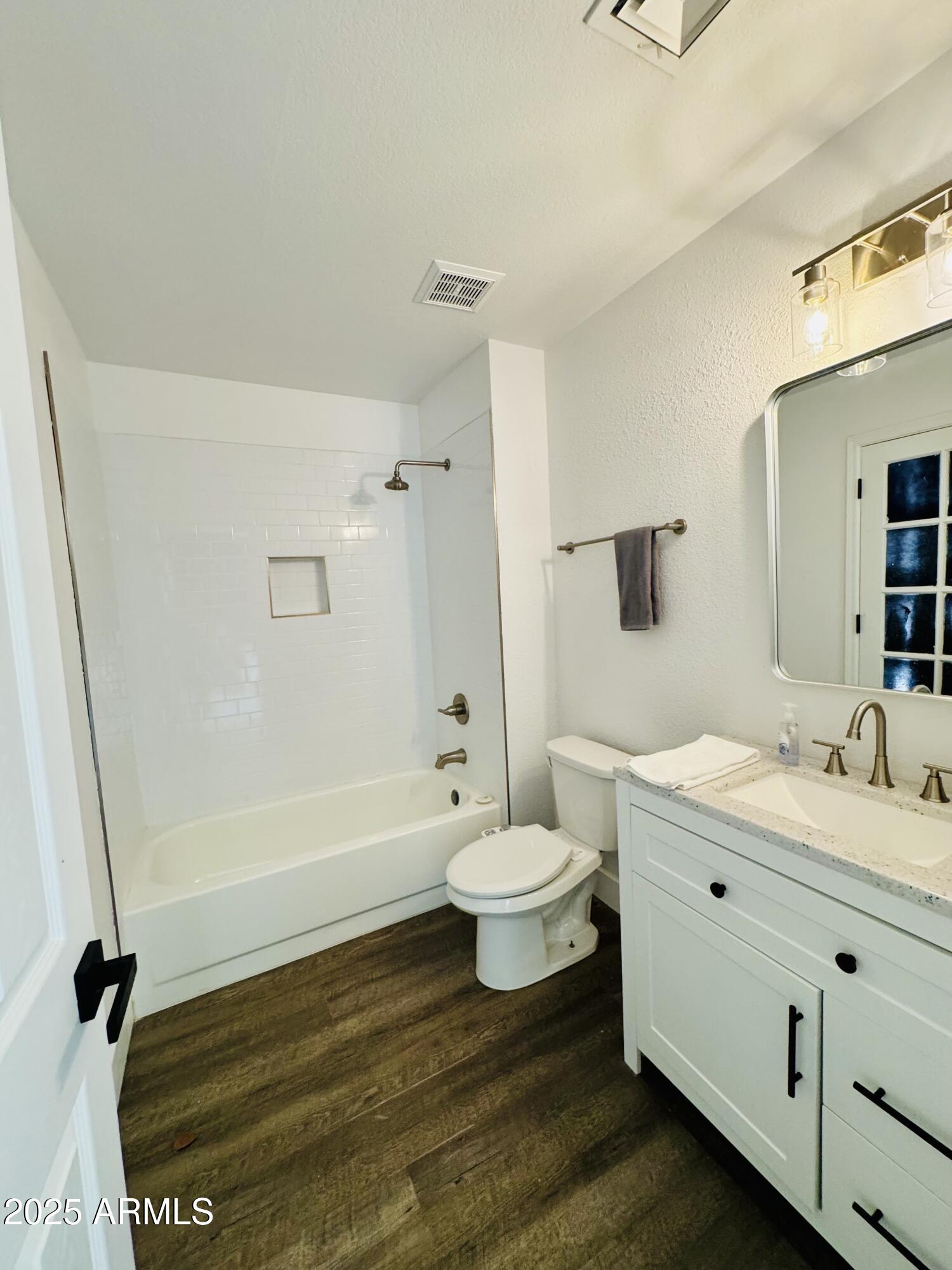 2247 W HIGHLAND Street