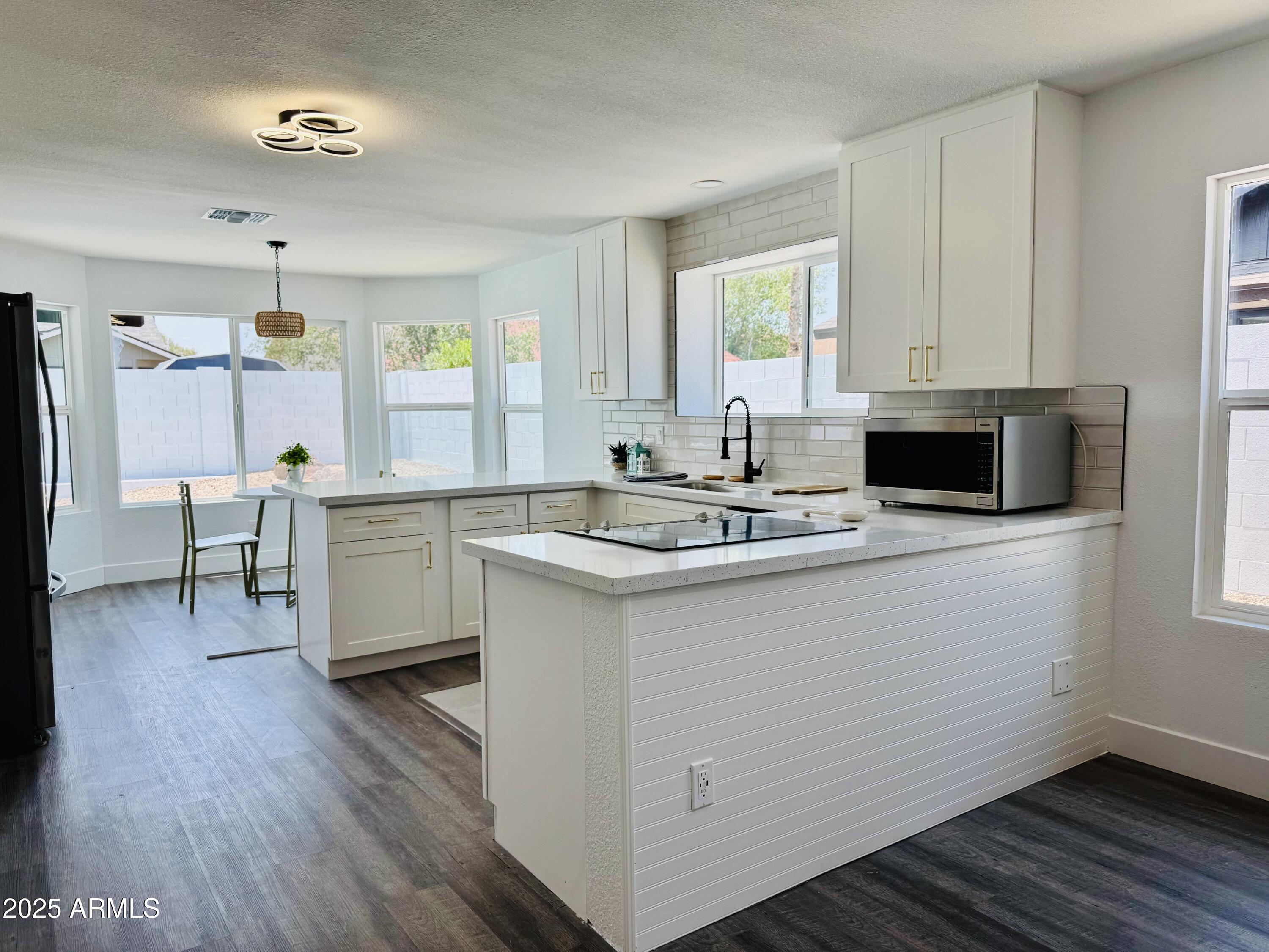 2247 W HIGHLAND Street