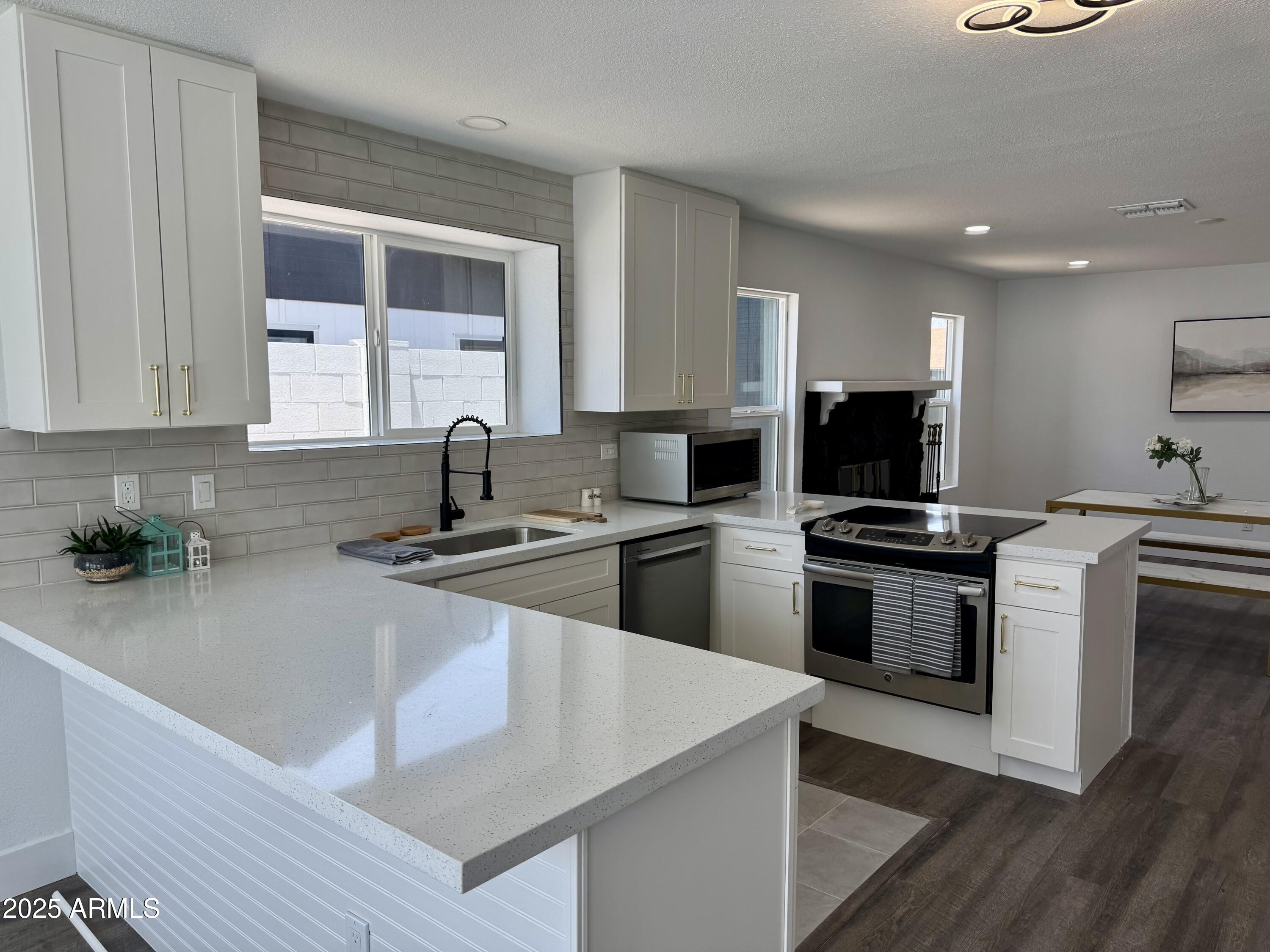 2247 W HIGHLAND Street