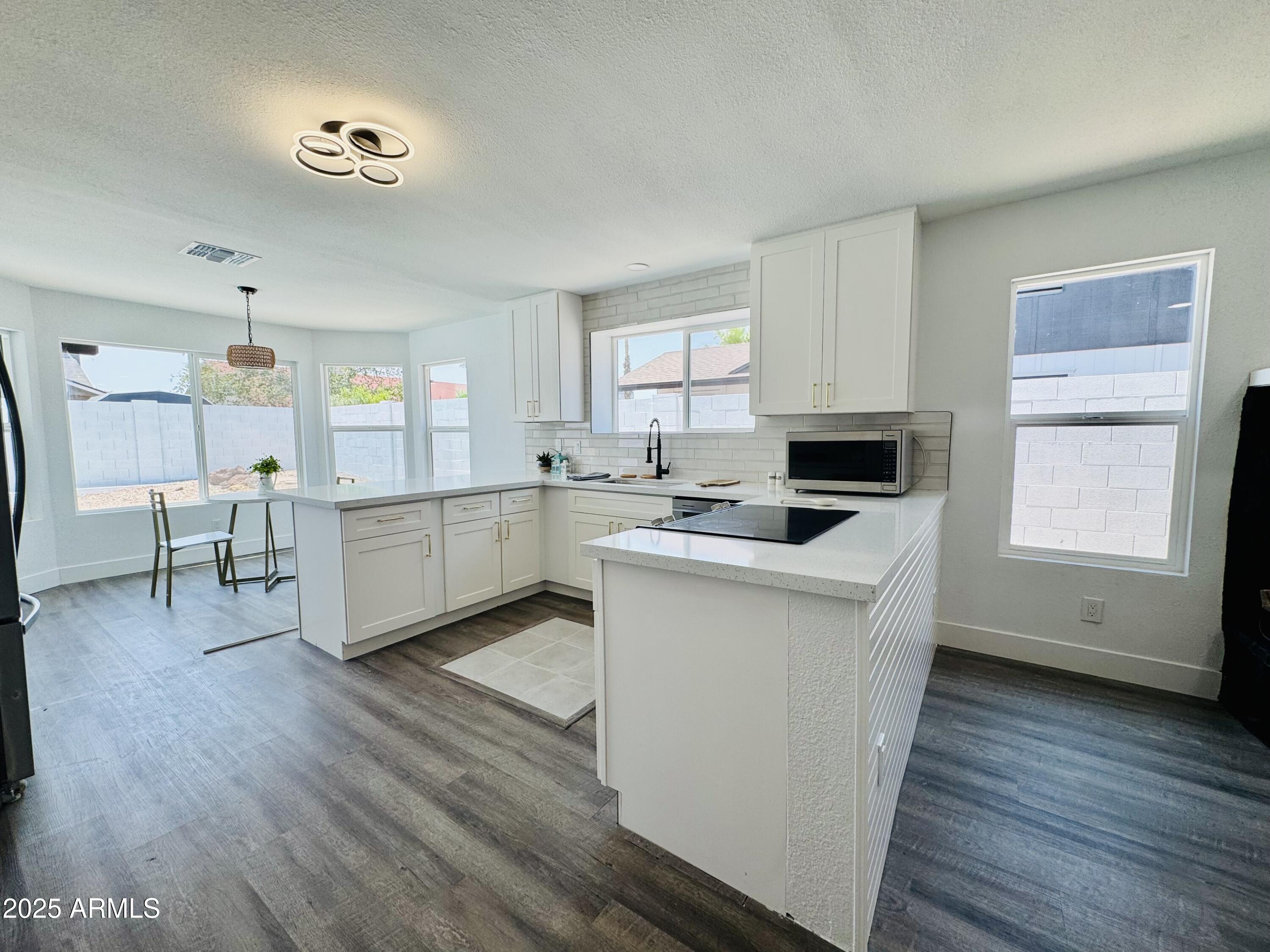 2247 W HIGHLAND Street