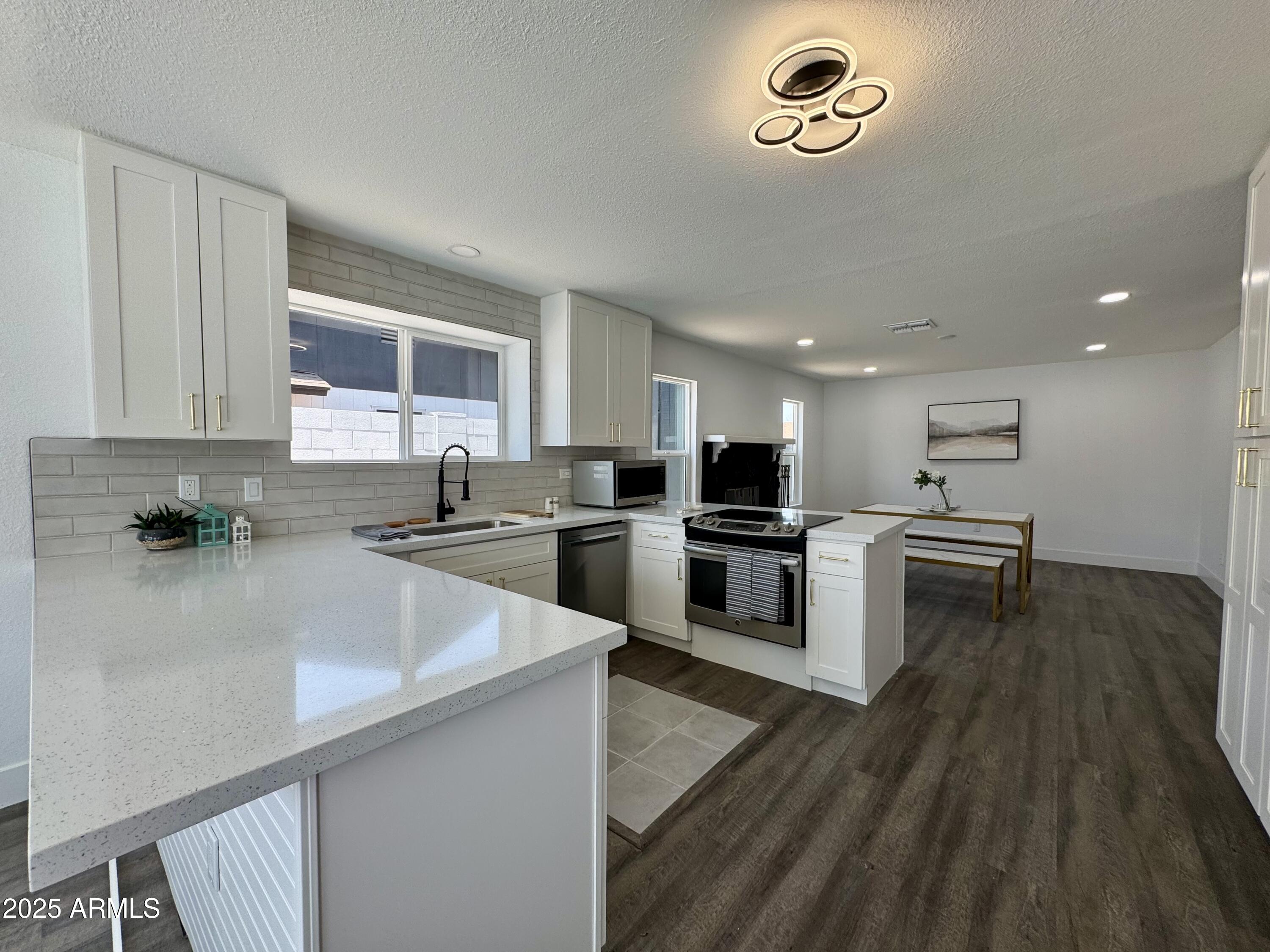 2247 W HIGHLAND Street