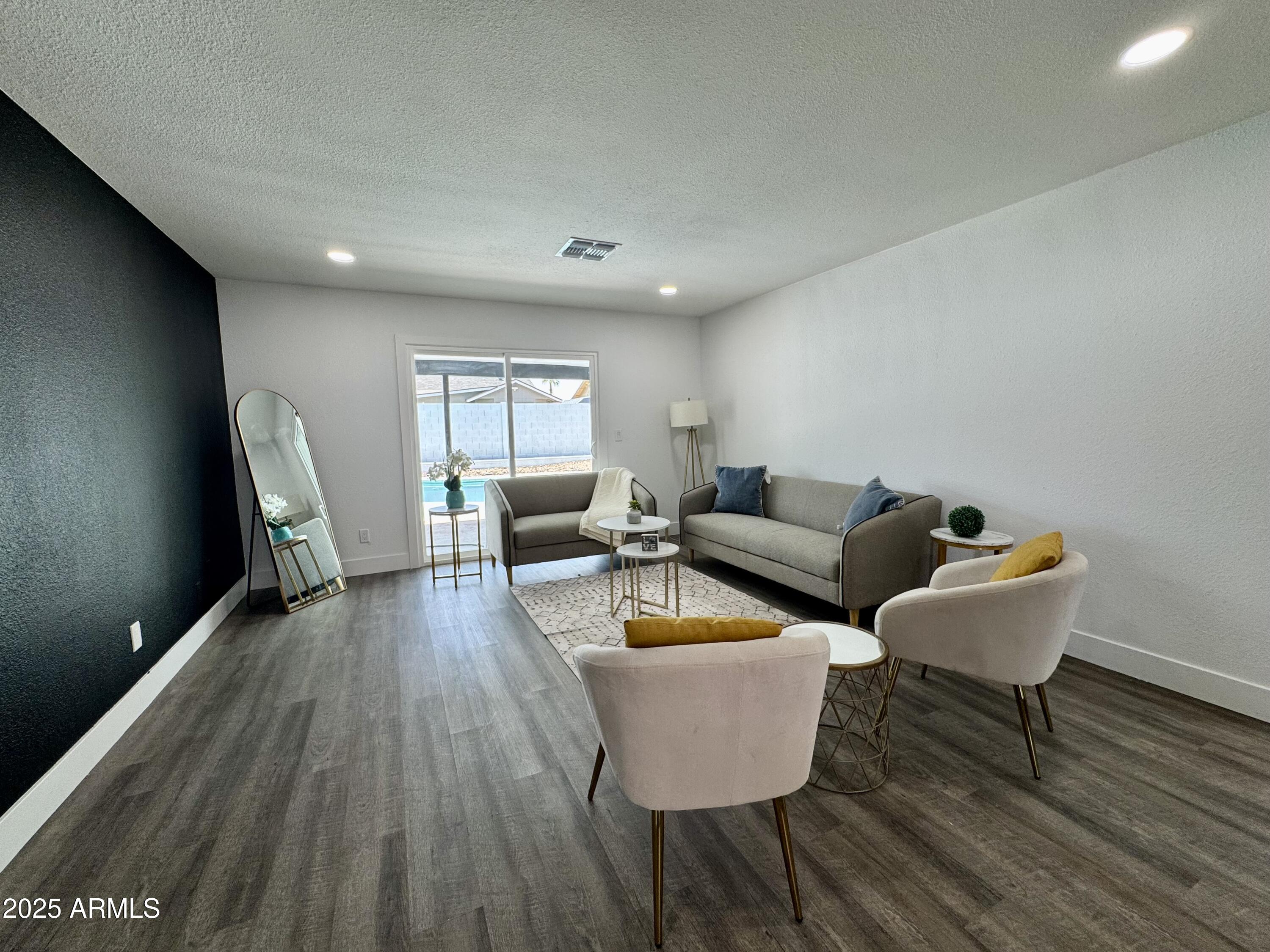 2247 W HIGHLAND Street