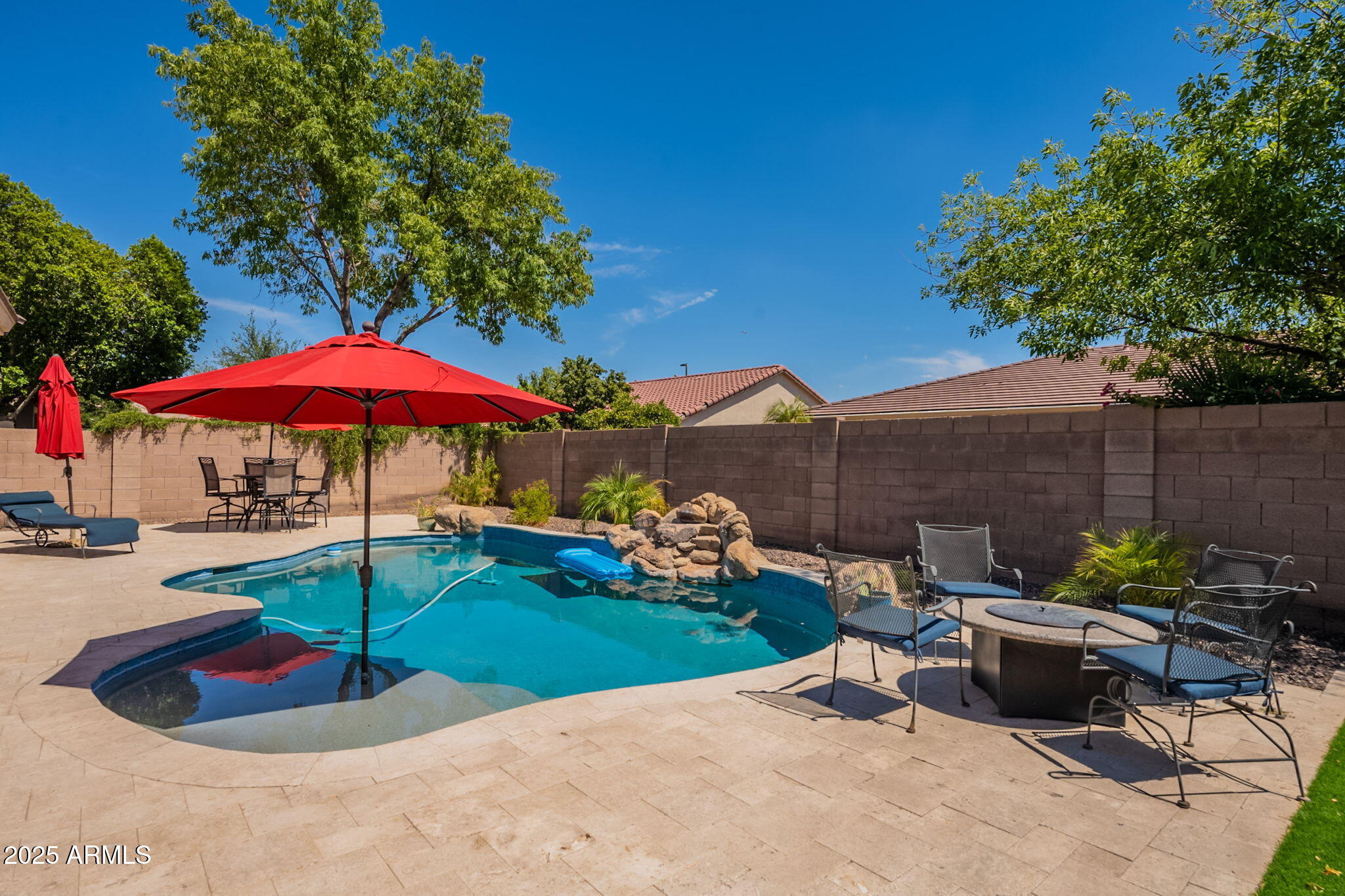3141 E JUANITA Avenue