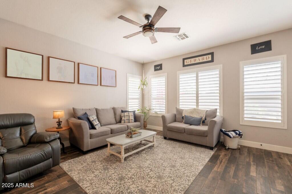 3141 E JUANITA Avenue