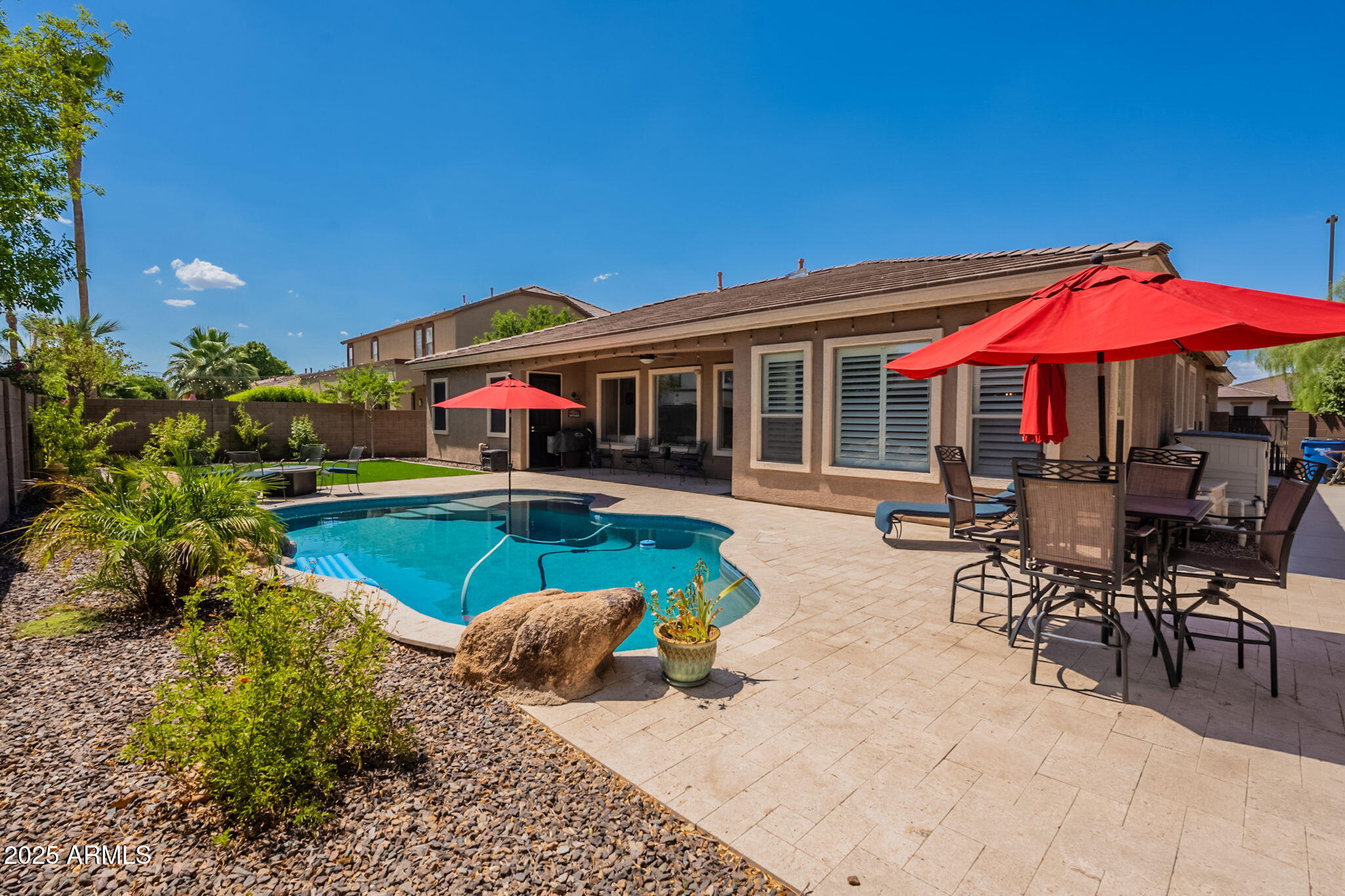 3141 E JUANITA Avenue