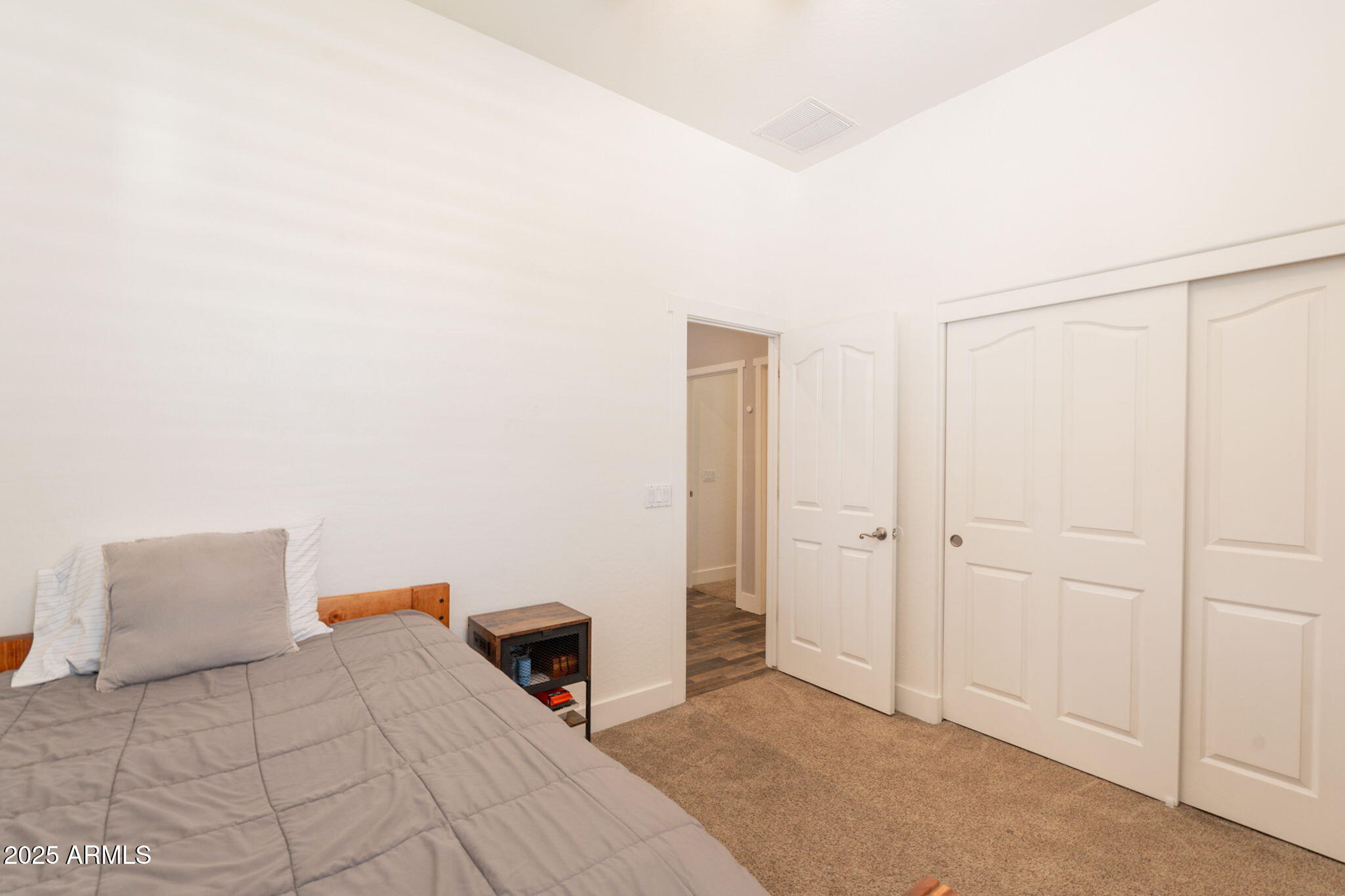 3141 E JUANITA Avenue