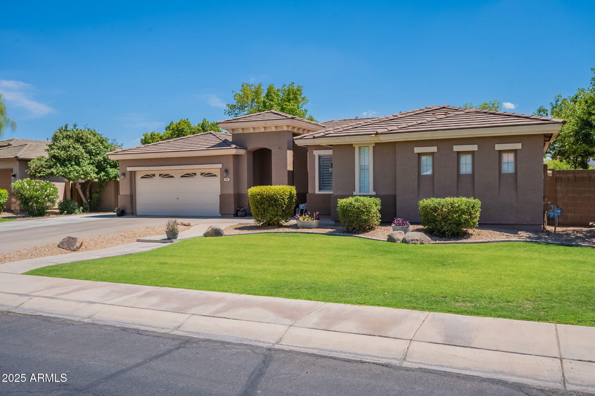 3141 E JUANITA Avenue