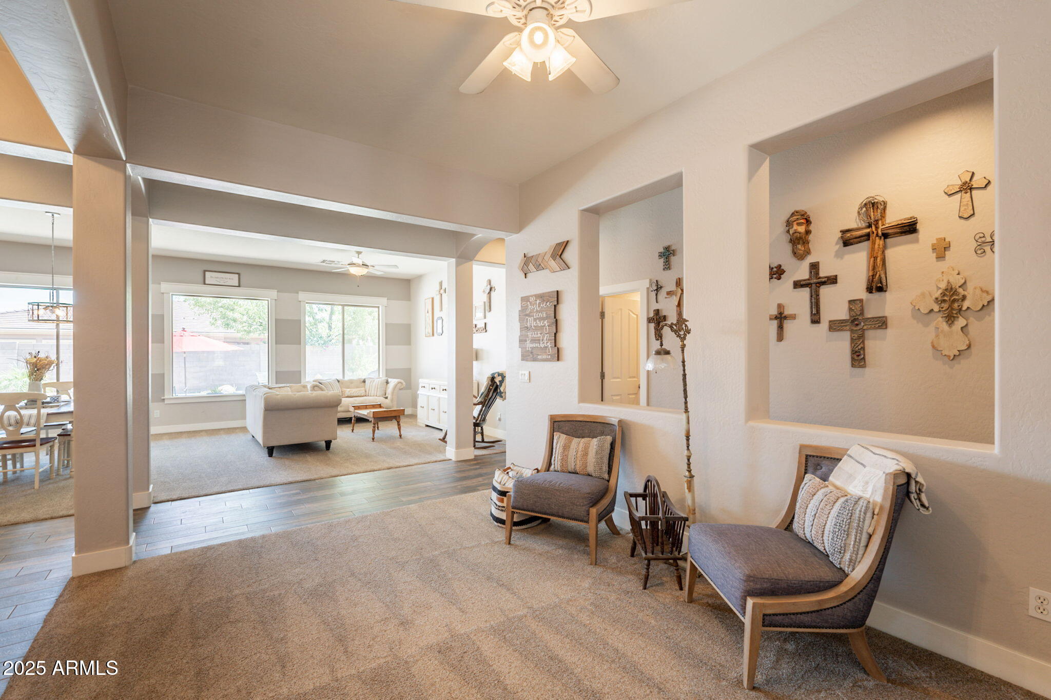 3141 E JUANITA Avenue
