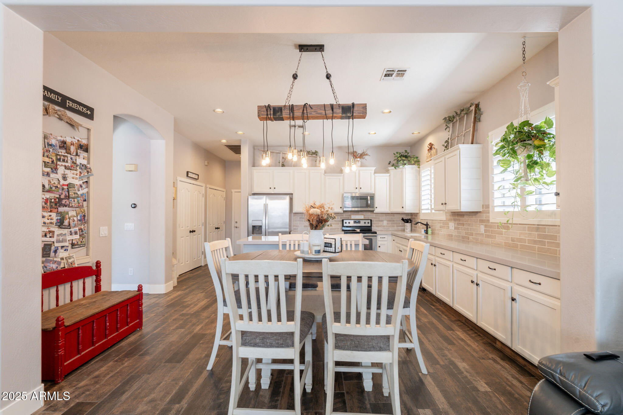 3141 E JUANITA Avenue