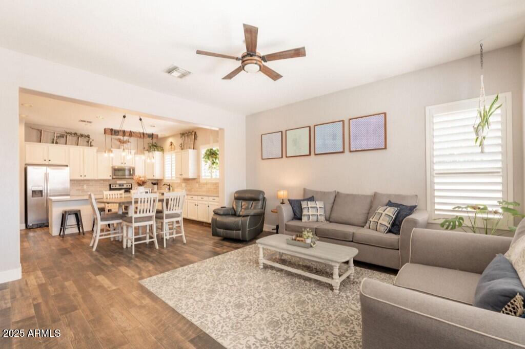 3141 E JUANITA Avenue