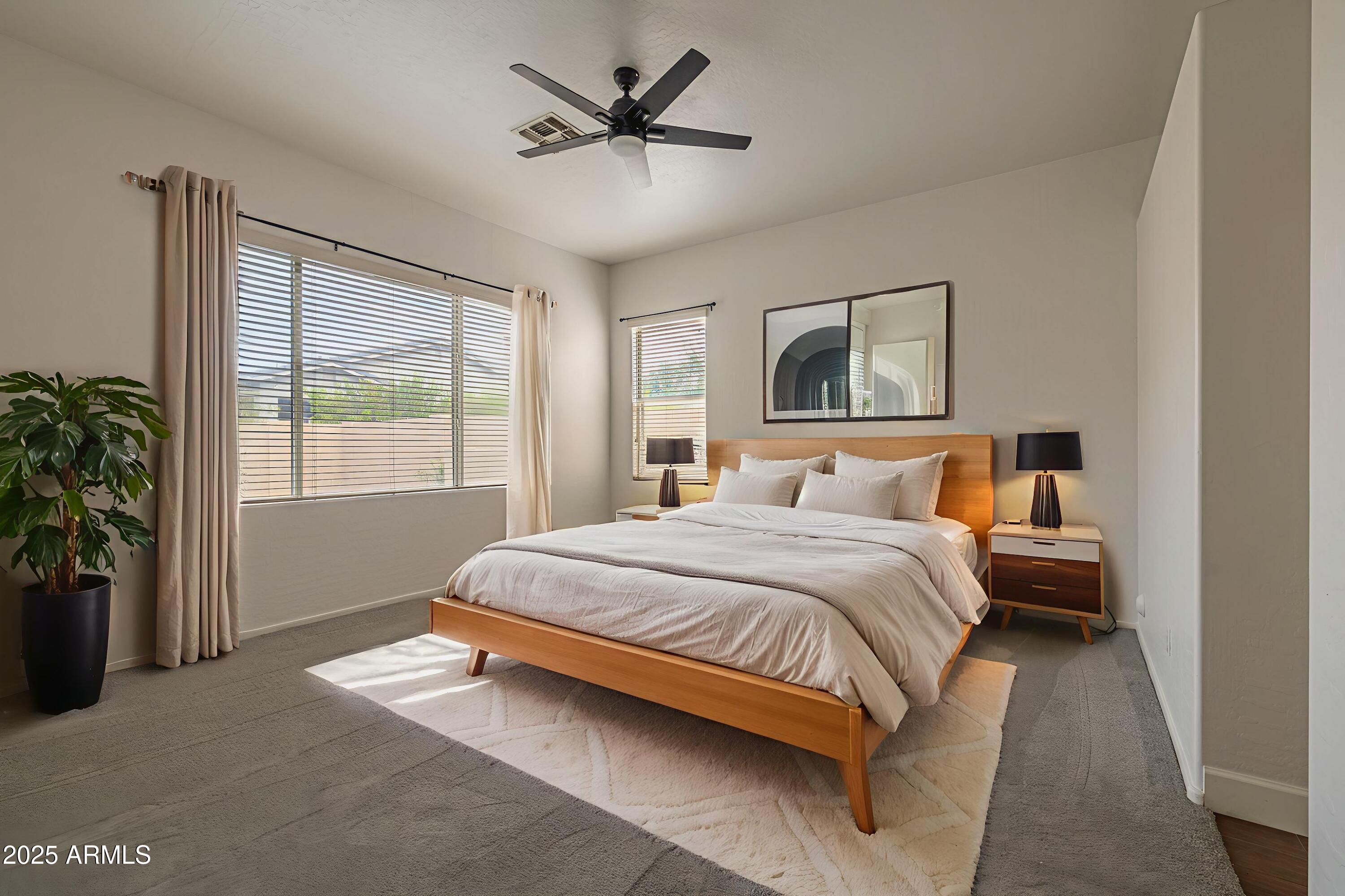 100 N PIONEER Street