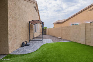 100 N PIONEER Street