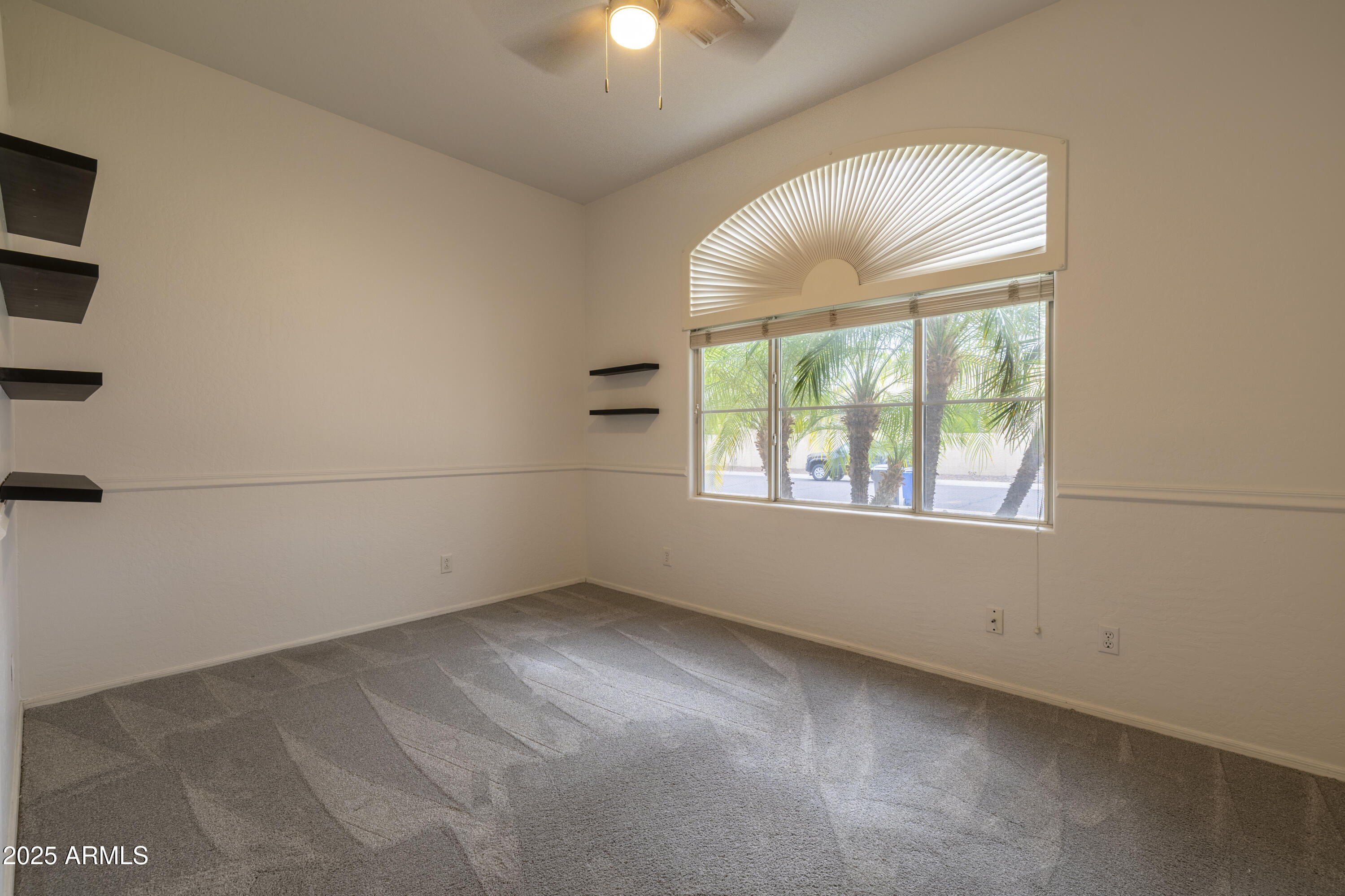 100 N PIONEER Street