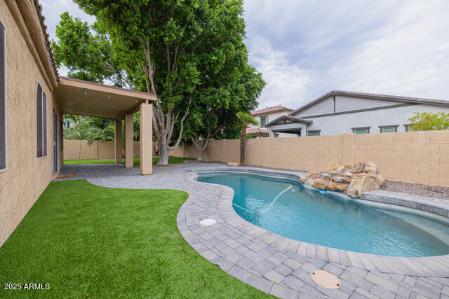 100 N PIONEER Street