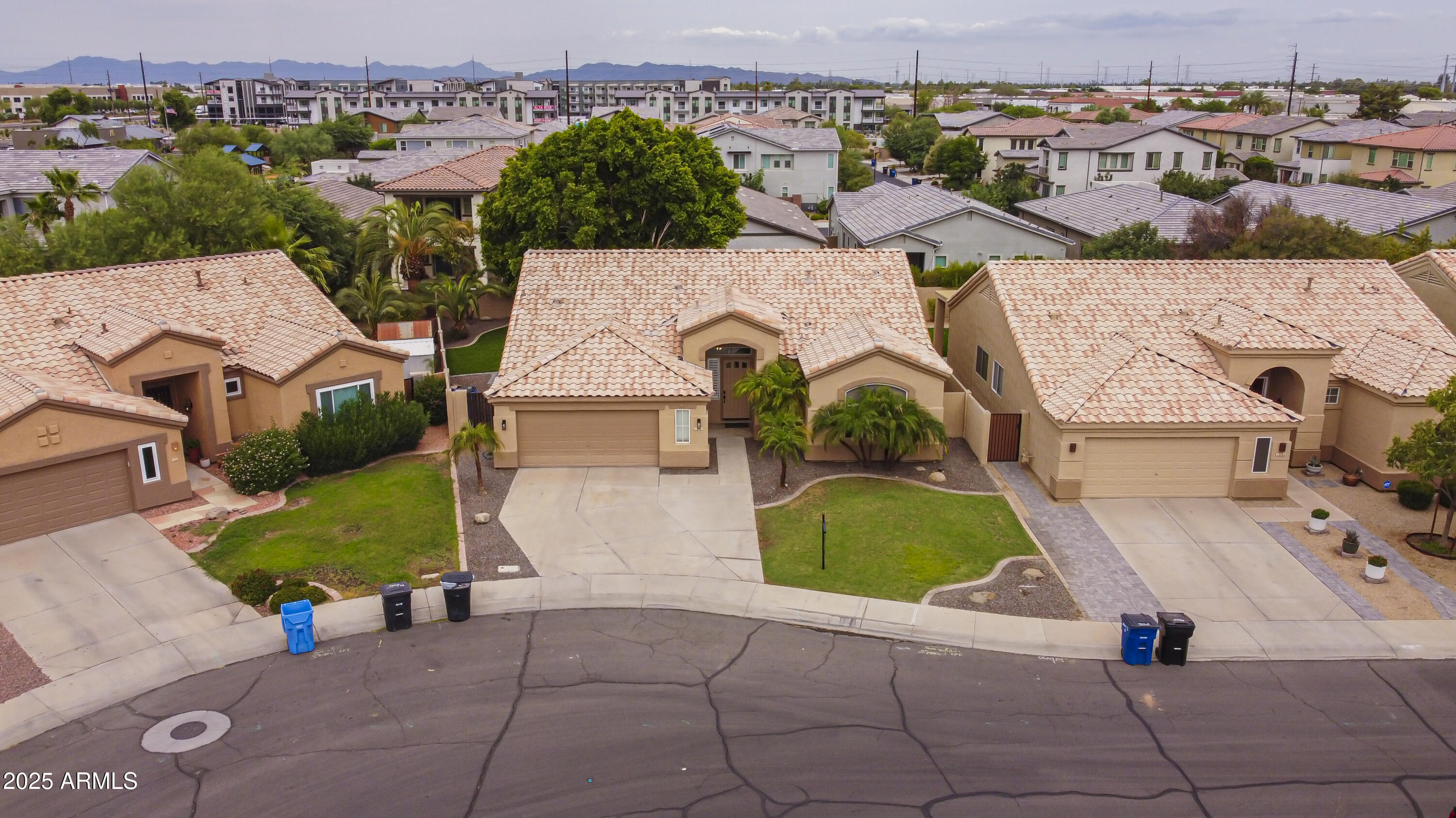 100 N PIONEER Street