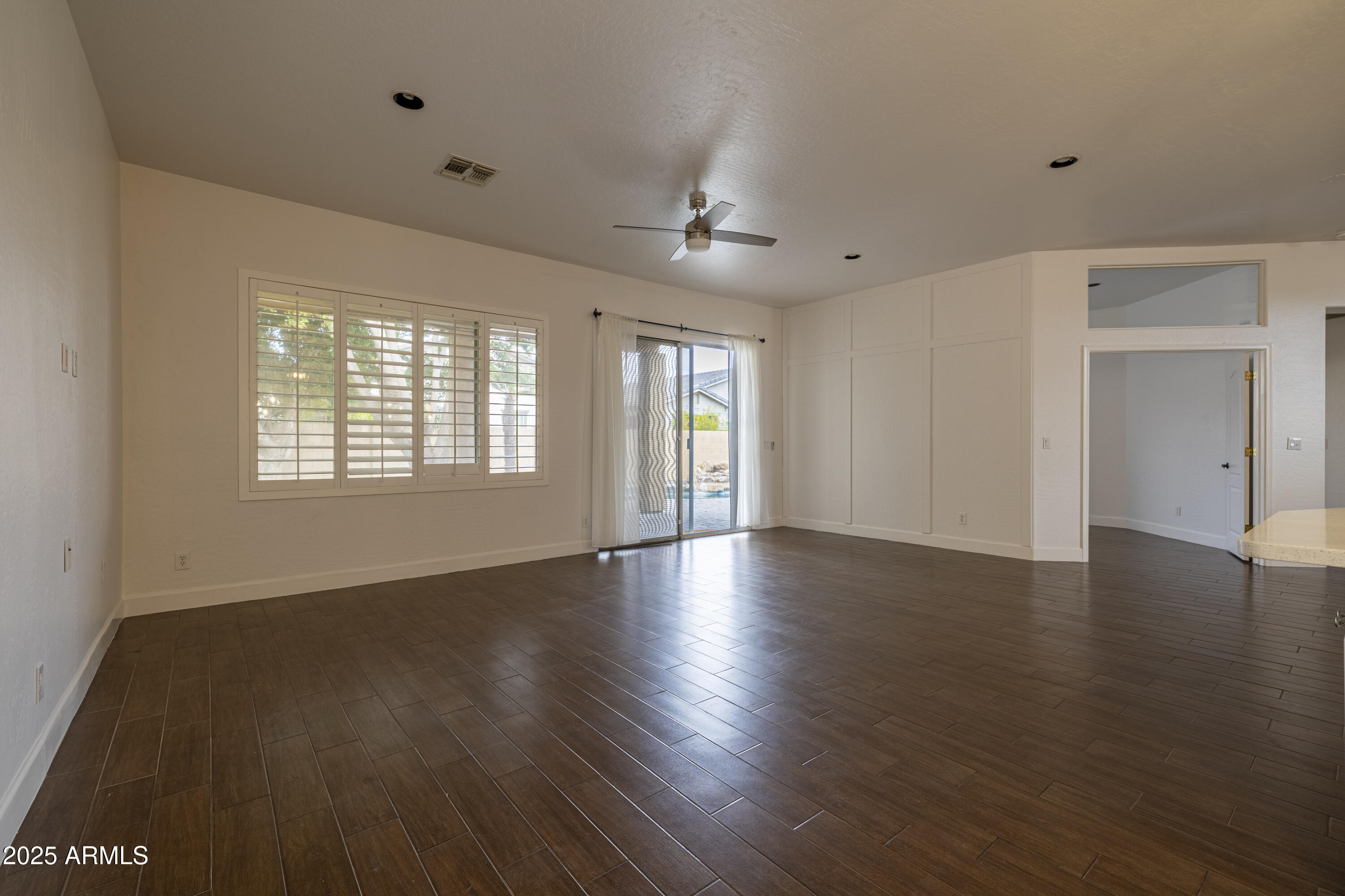 100 N PIONEER Street