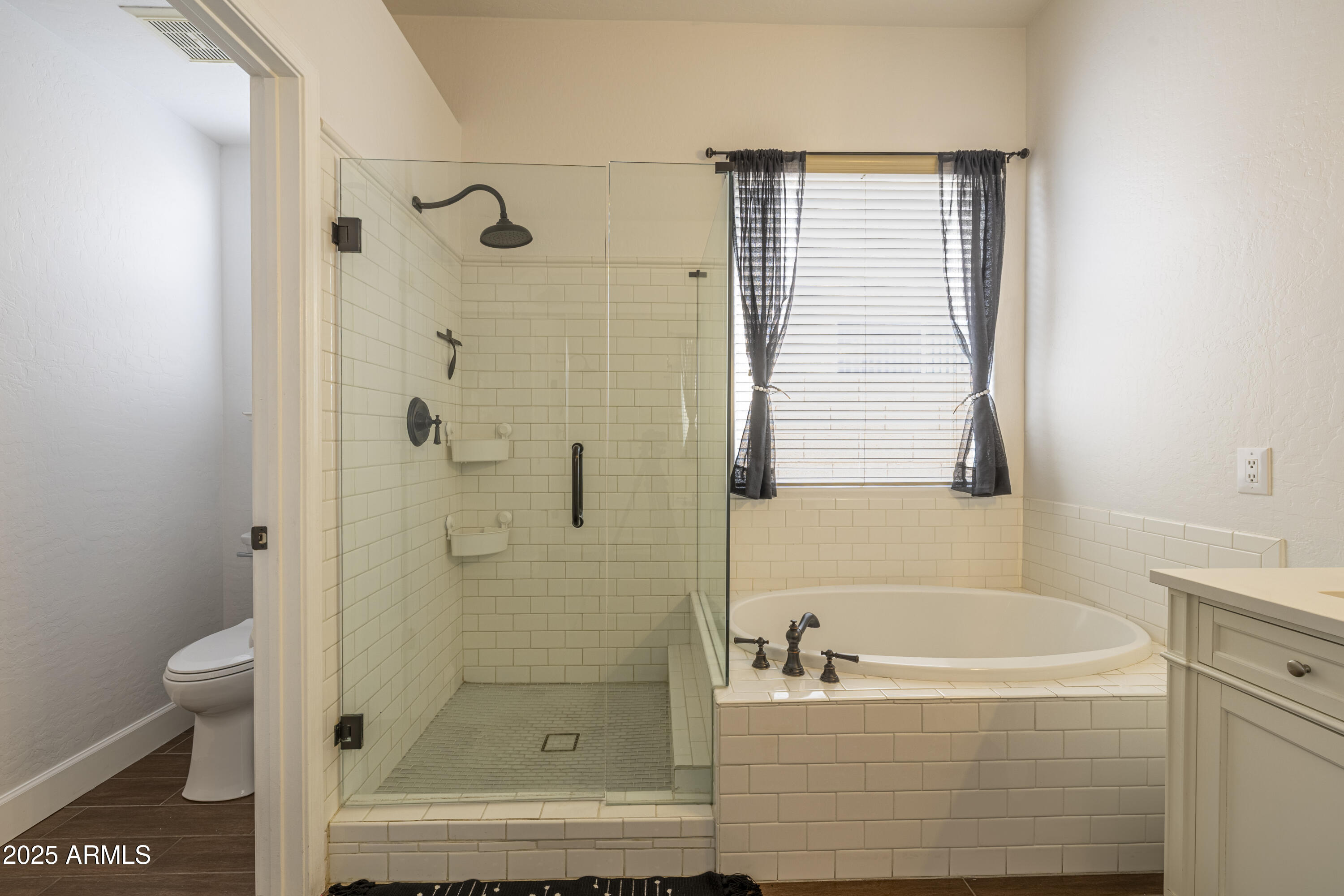 100 N PIONEER Street