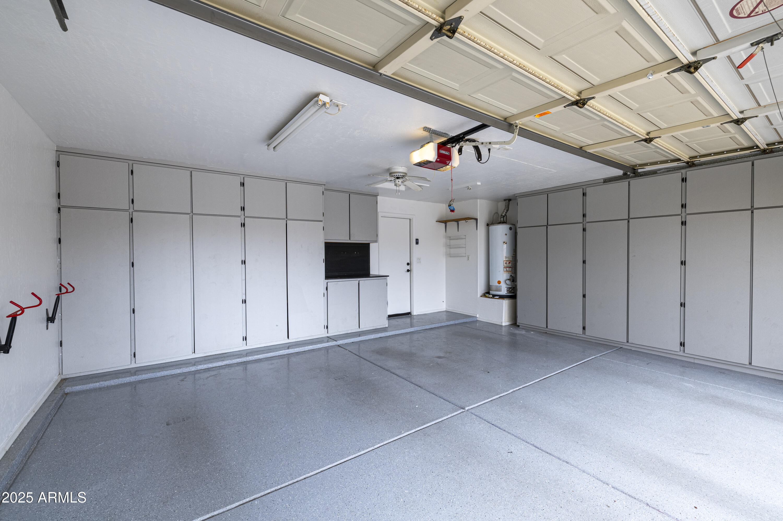 100 N PIONEER Street