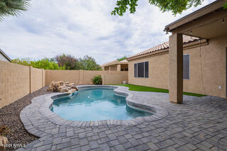 100 N PIONEER Street