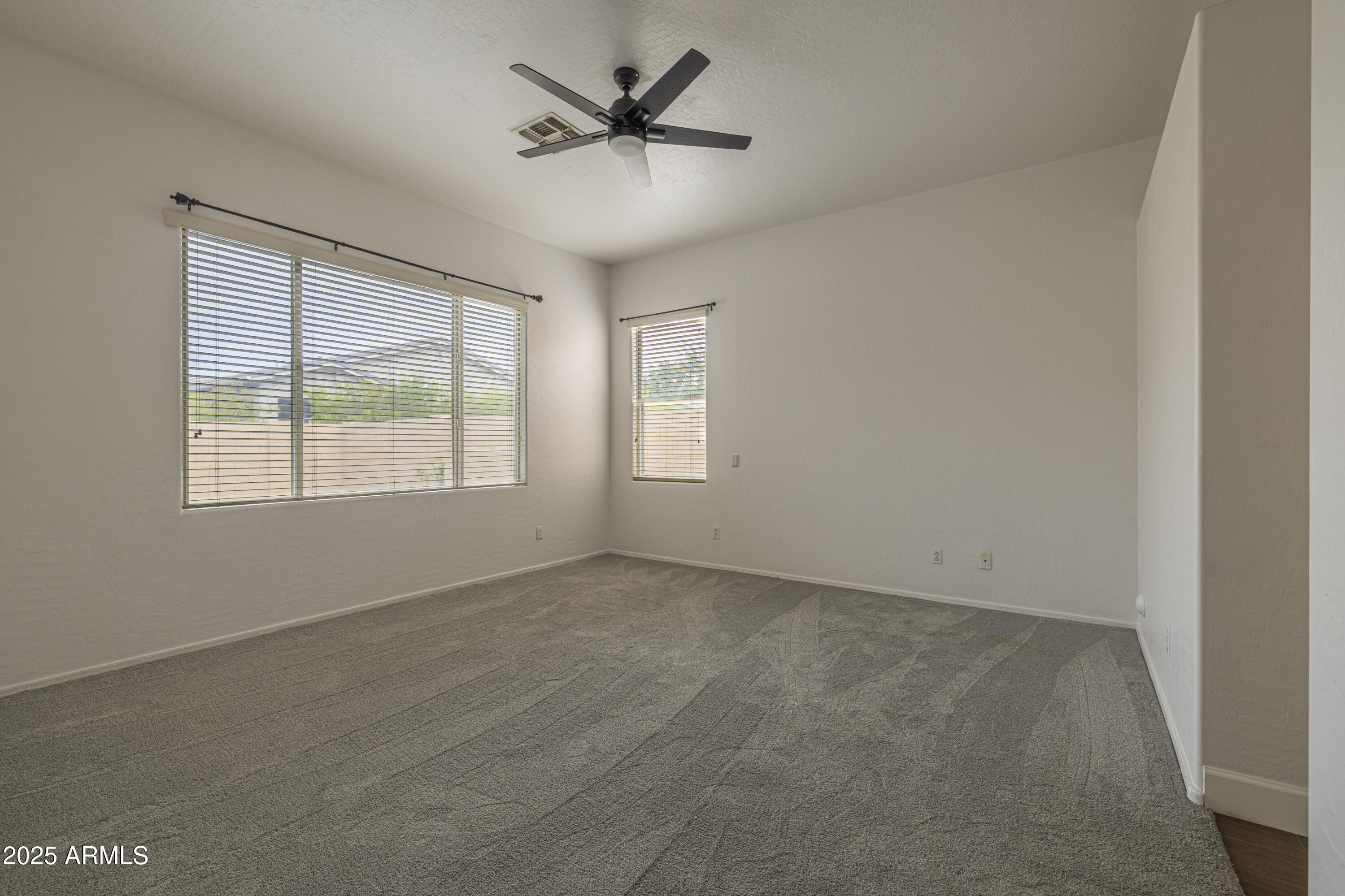 100 N PIONEER Street