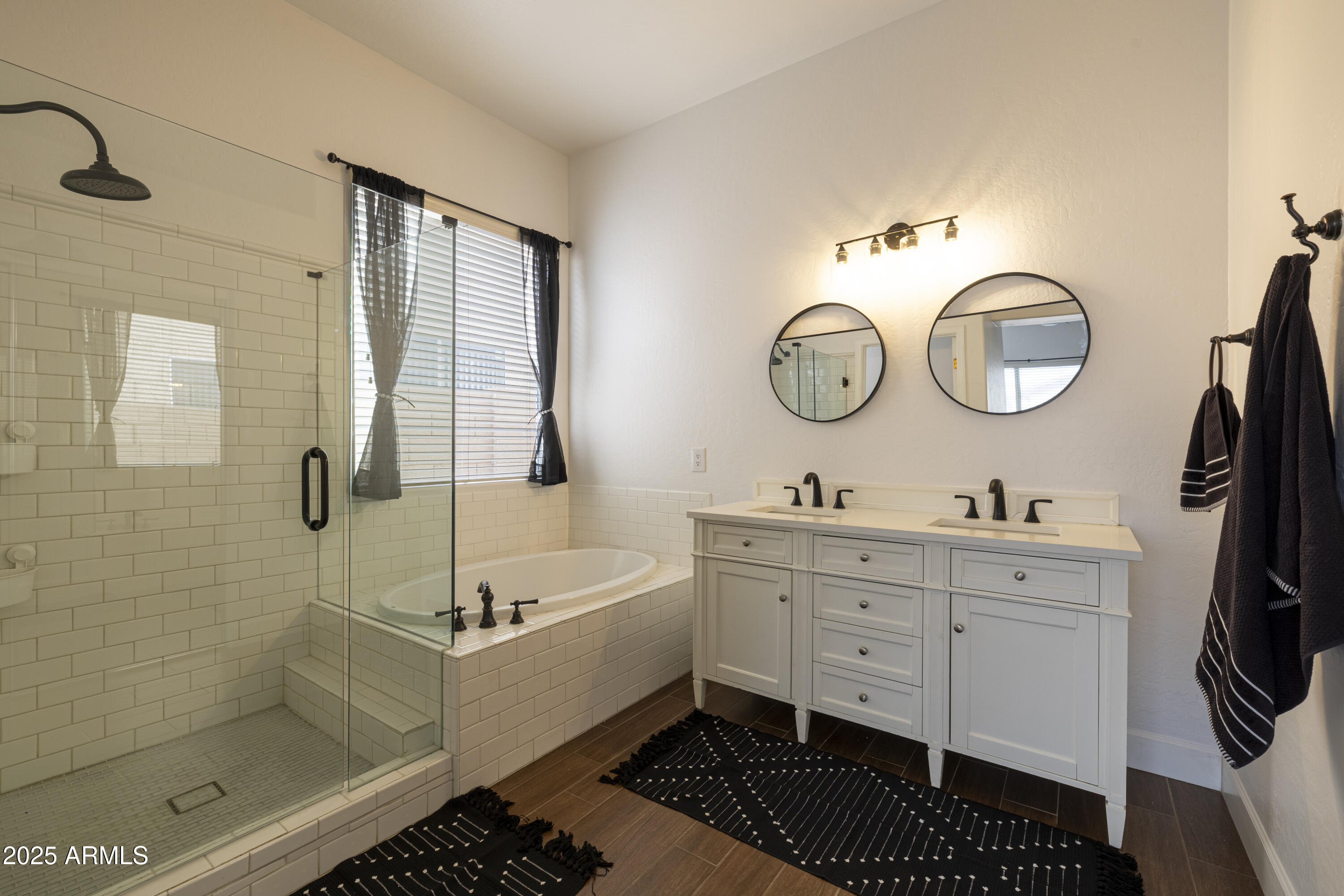 100 N PIONEER Street