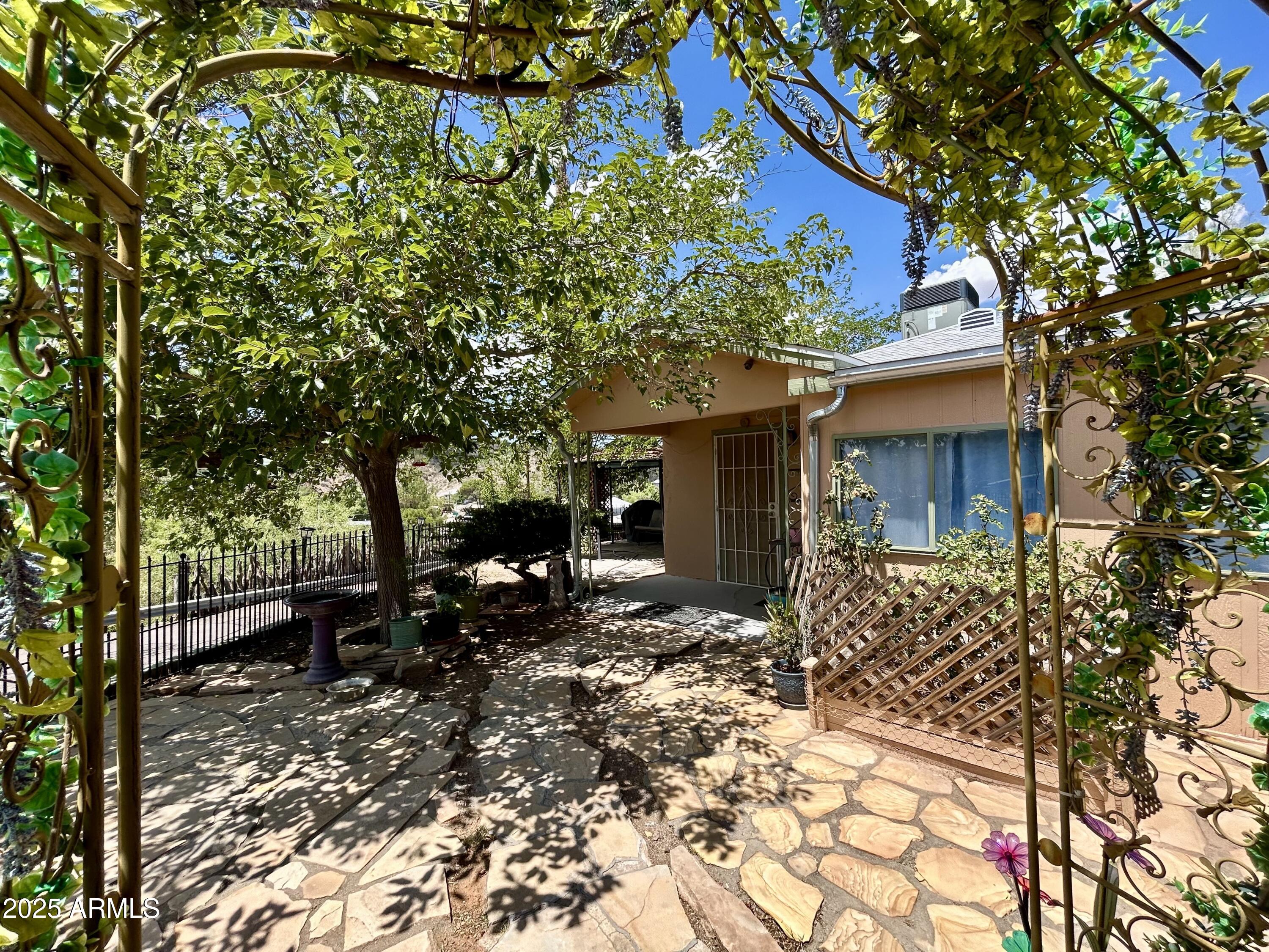 937 N HASKINS Terrace