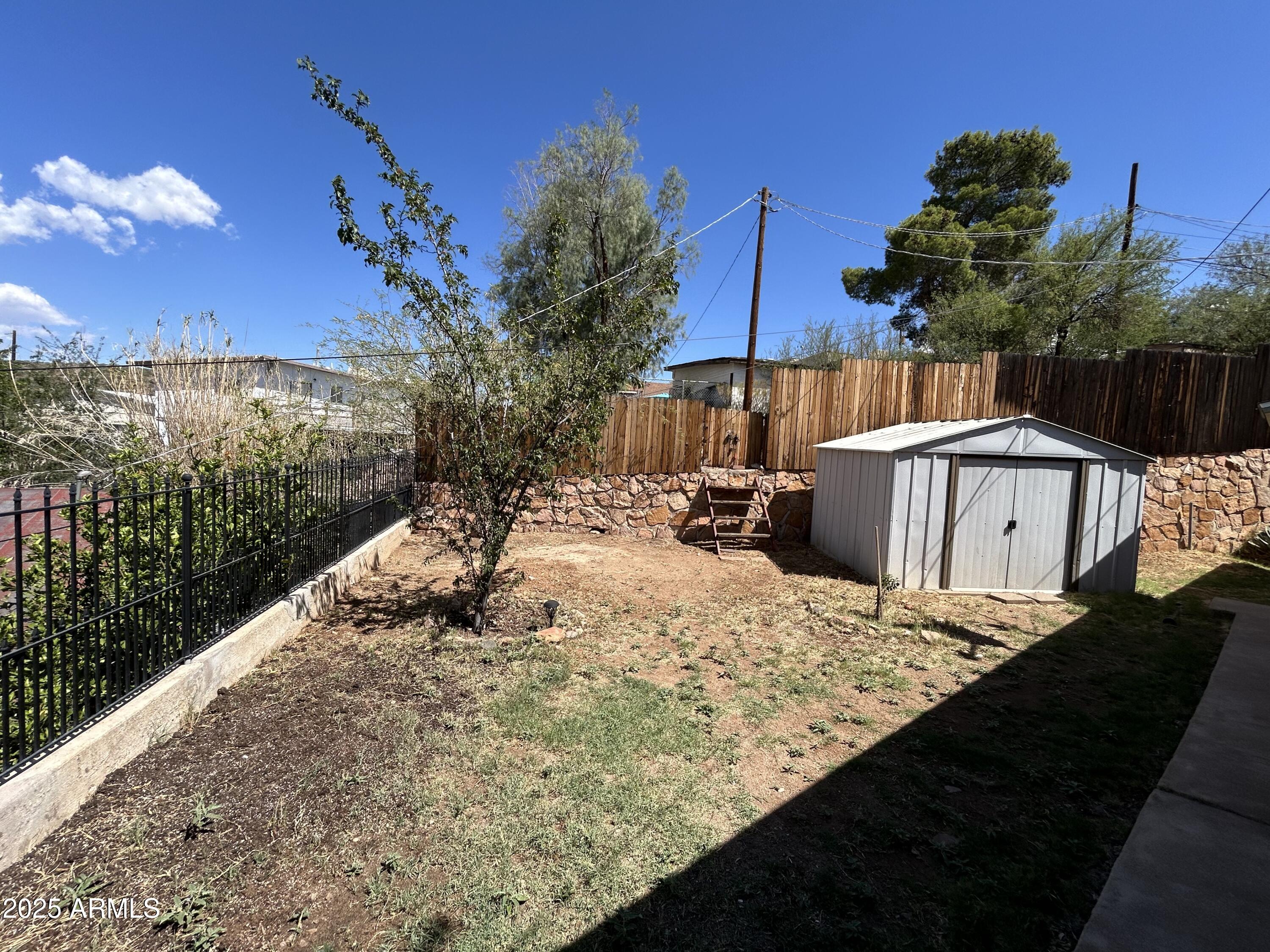 937 N HASKINS Terrace