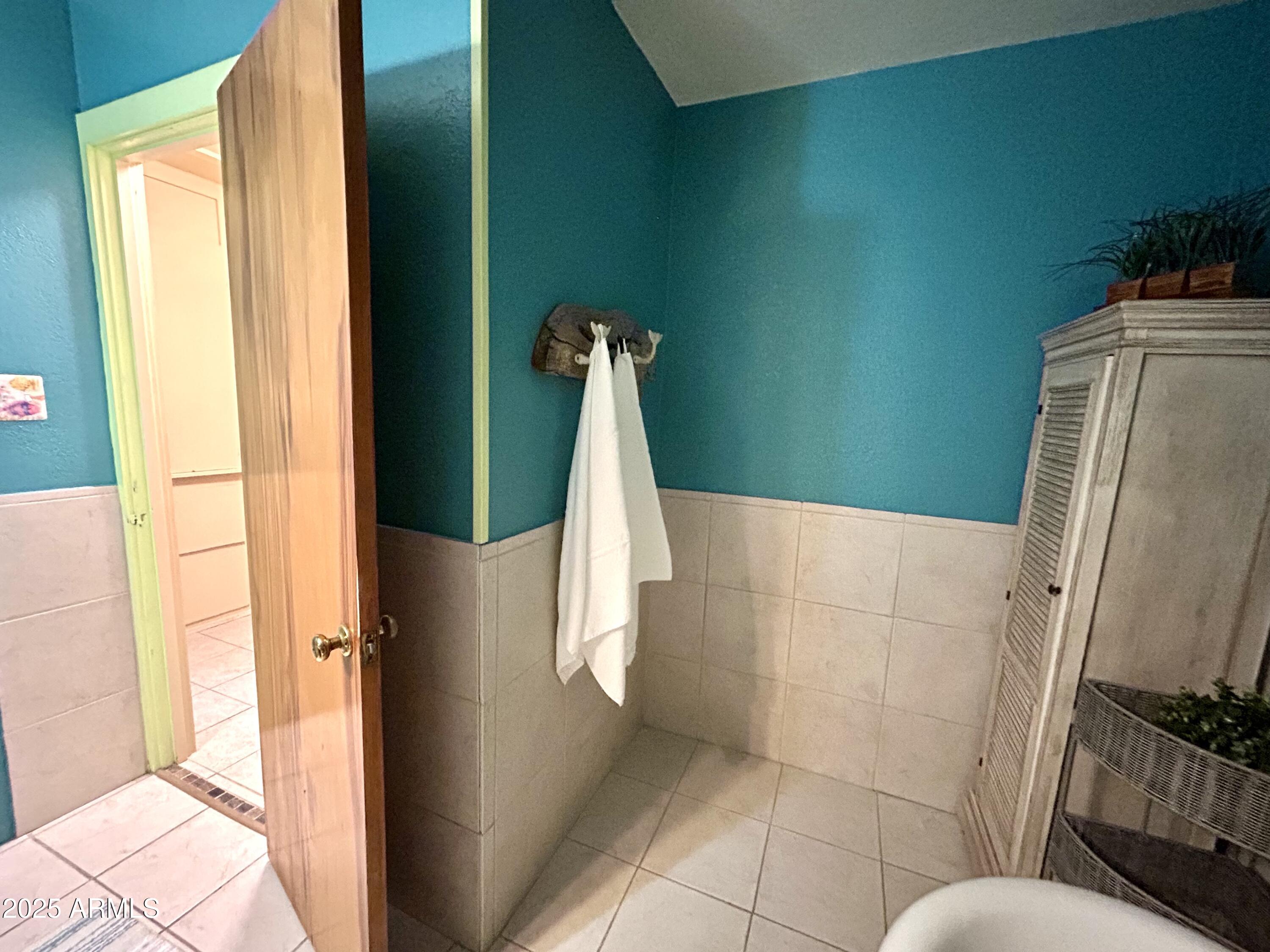 937 N HASKINS Terrace