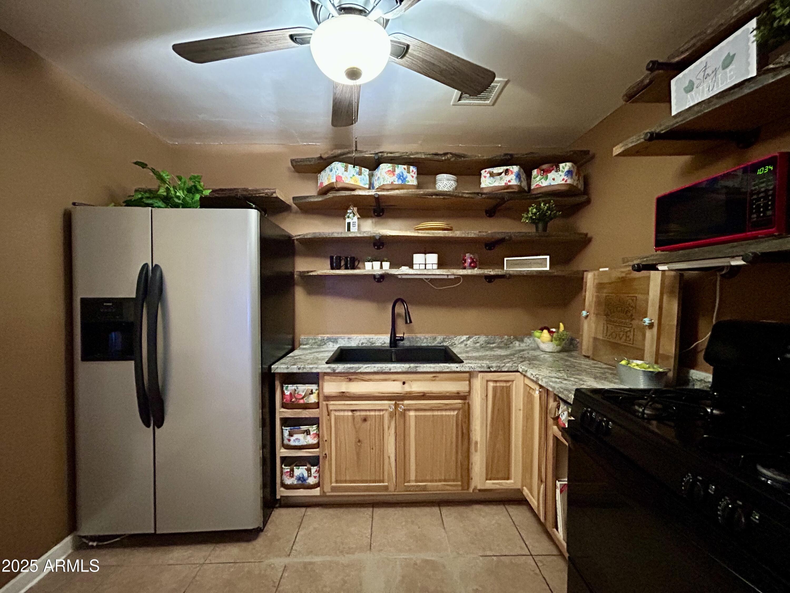 937 N HASKINS Terrace