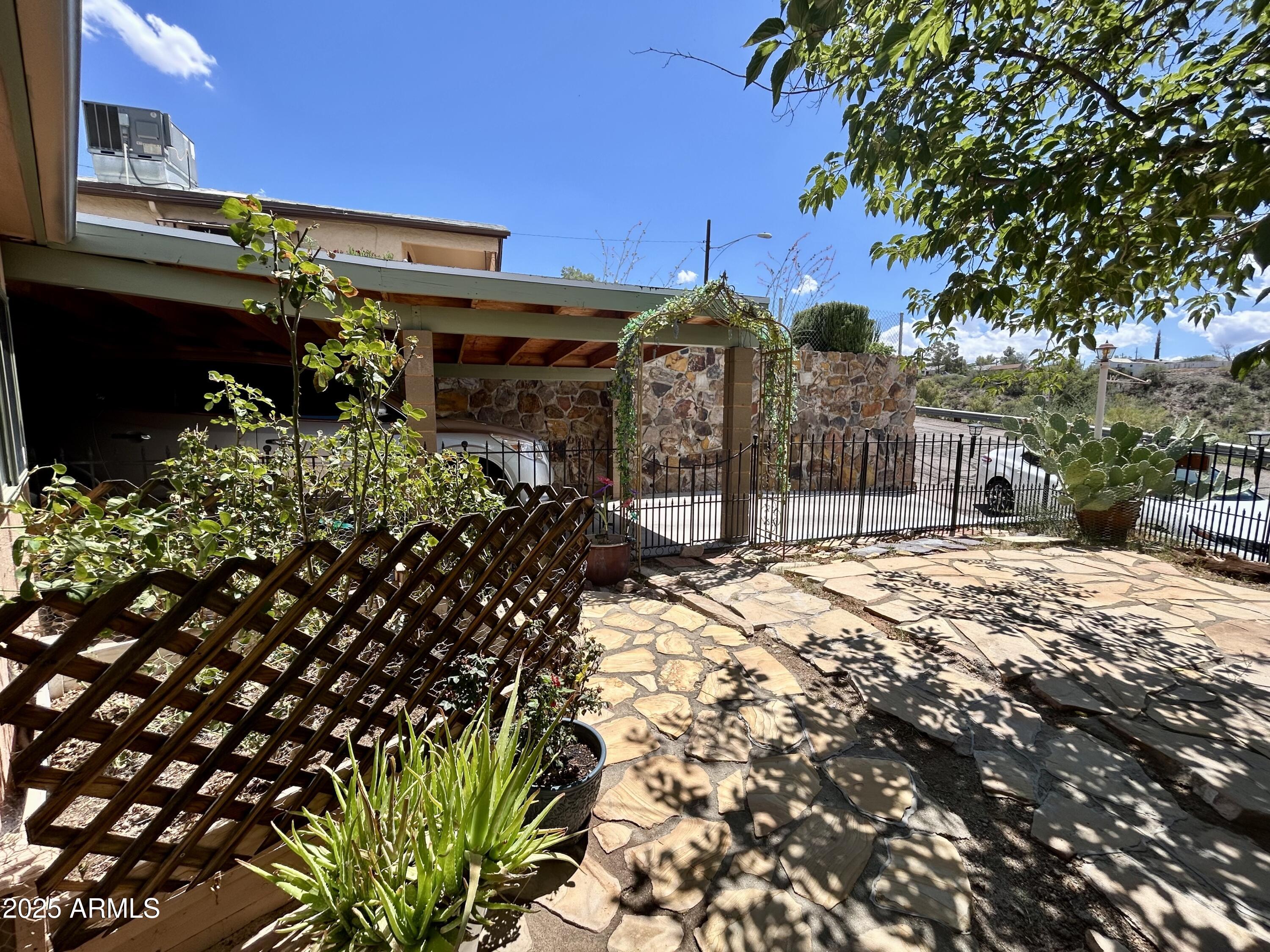 937 N HASKINS Terrace