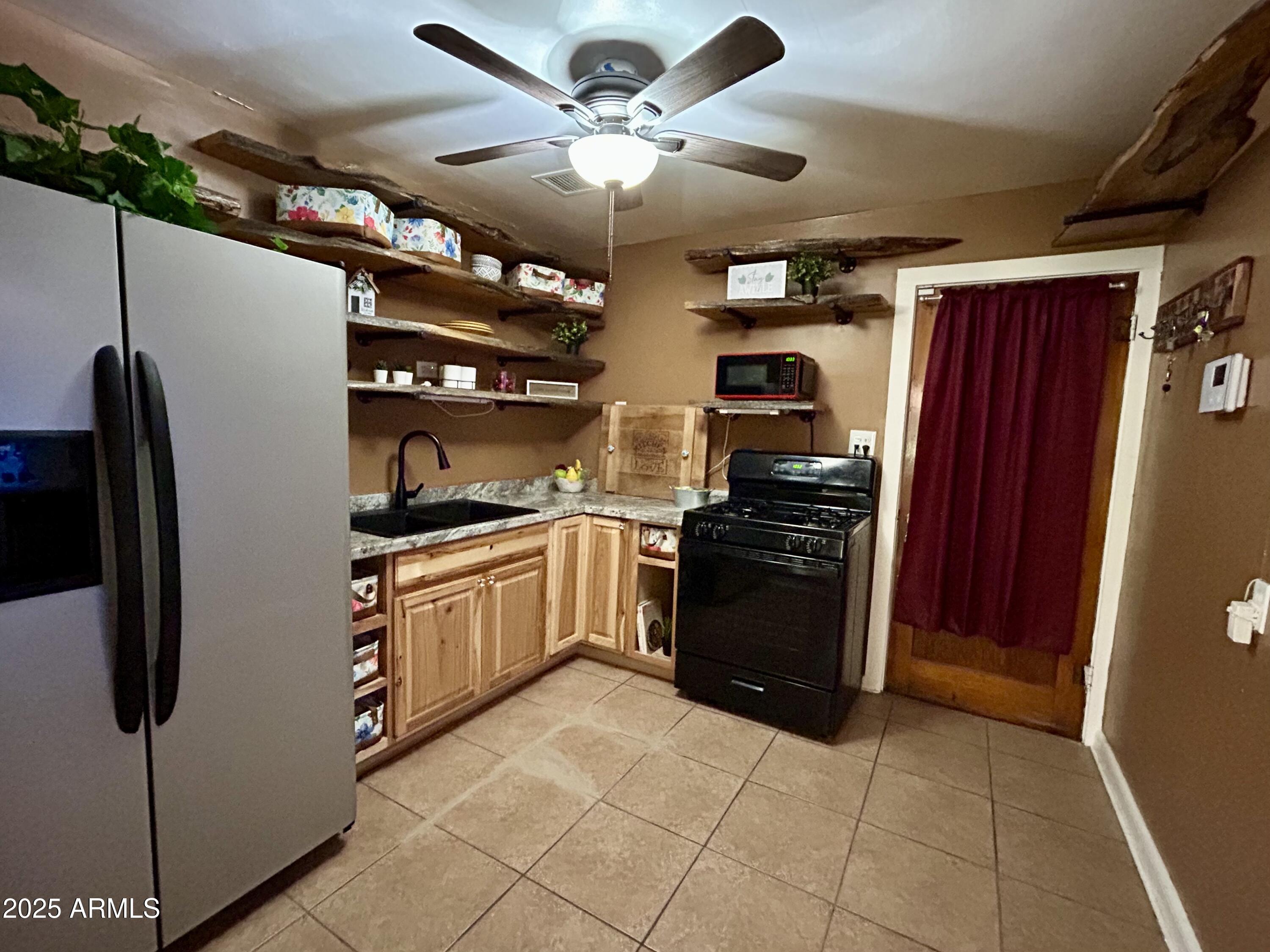 937 N HASKINS Terrace