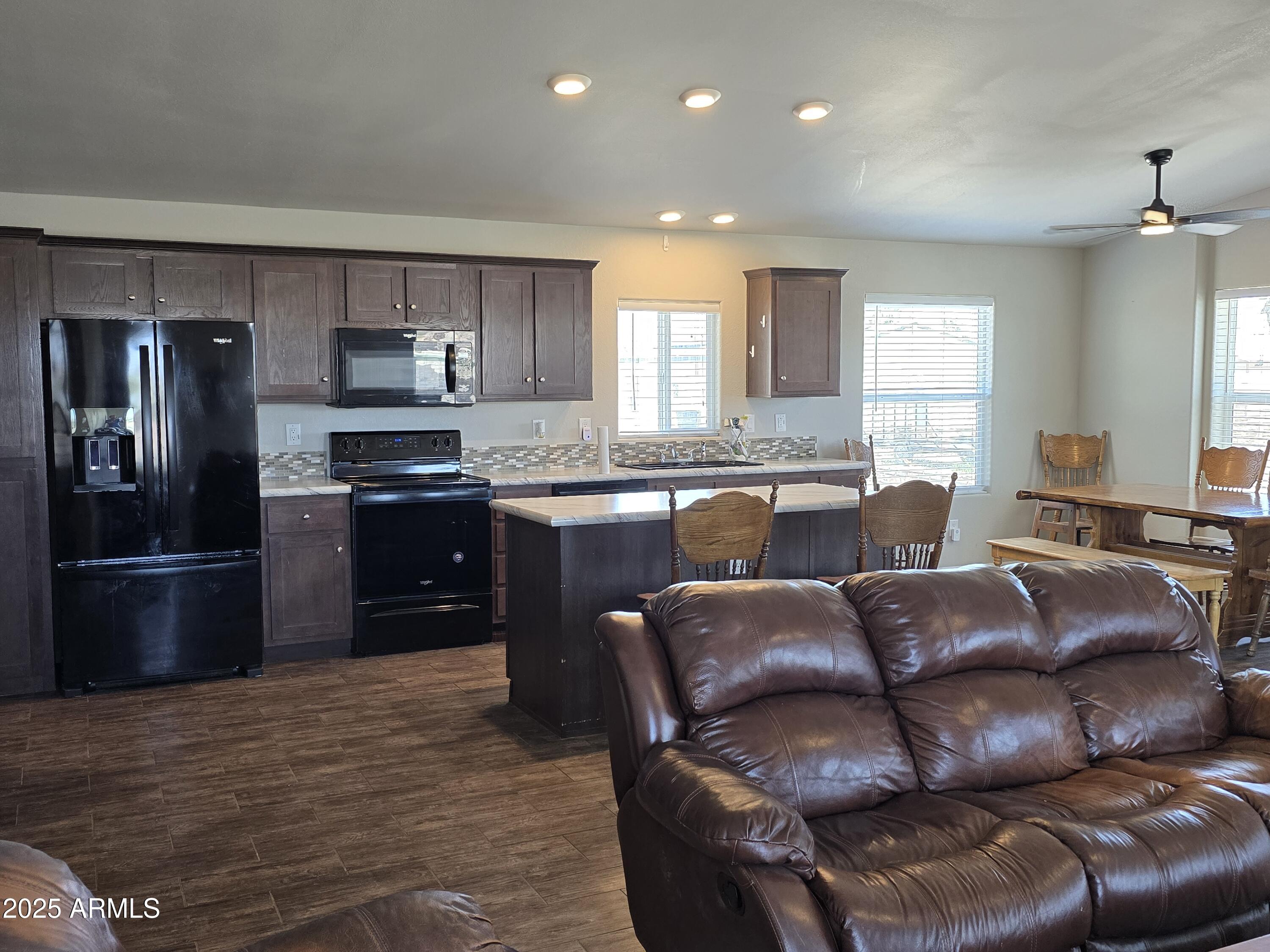 67881 Mesquite Avenue