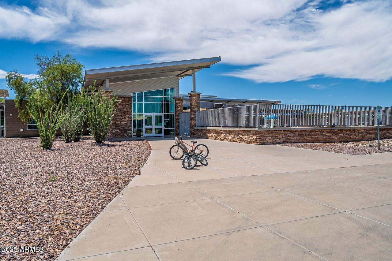 4750 E CHROMIUM Road