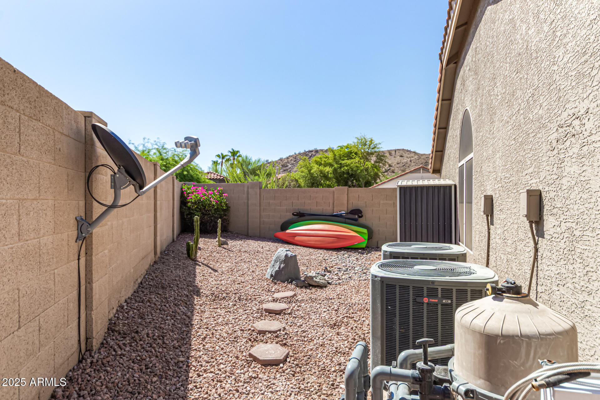 2302 E MOUNTAIN SKY Avenue