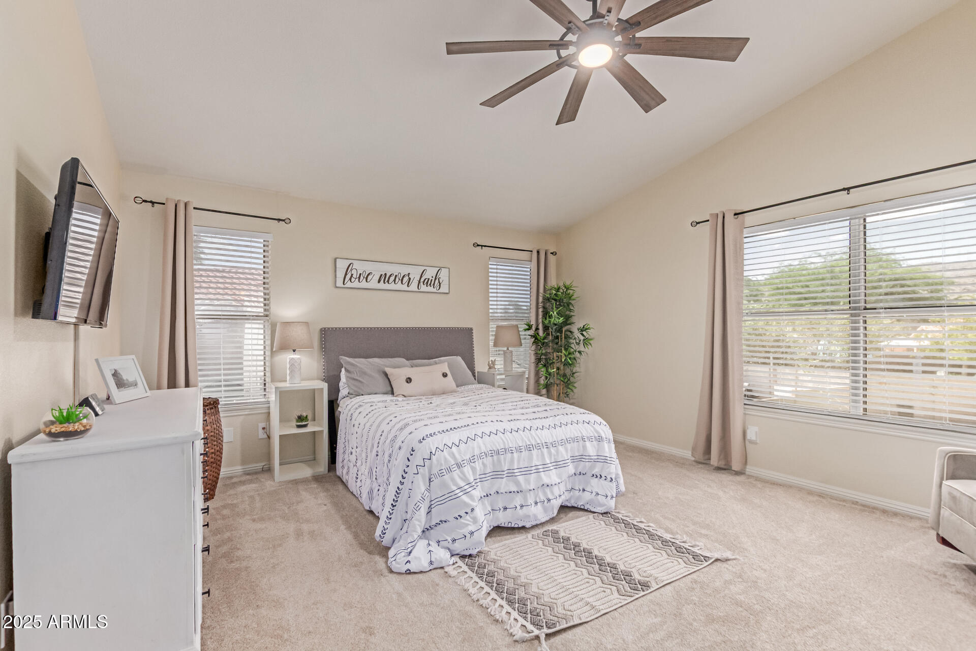 2302 E MOUNTAIN SKY Avenue