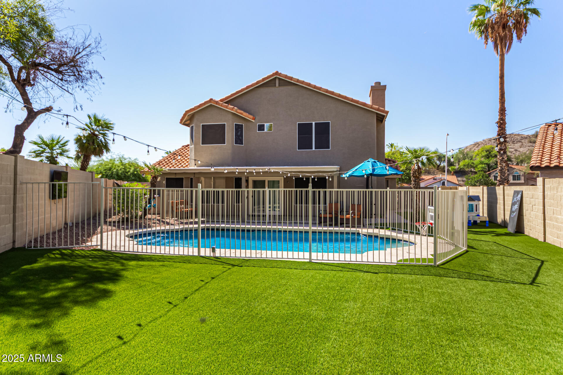 2302 E MOUNTAIN SKY Avenue