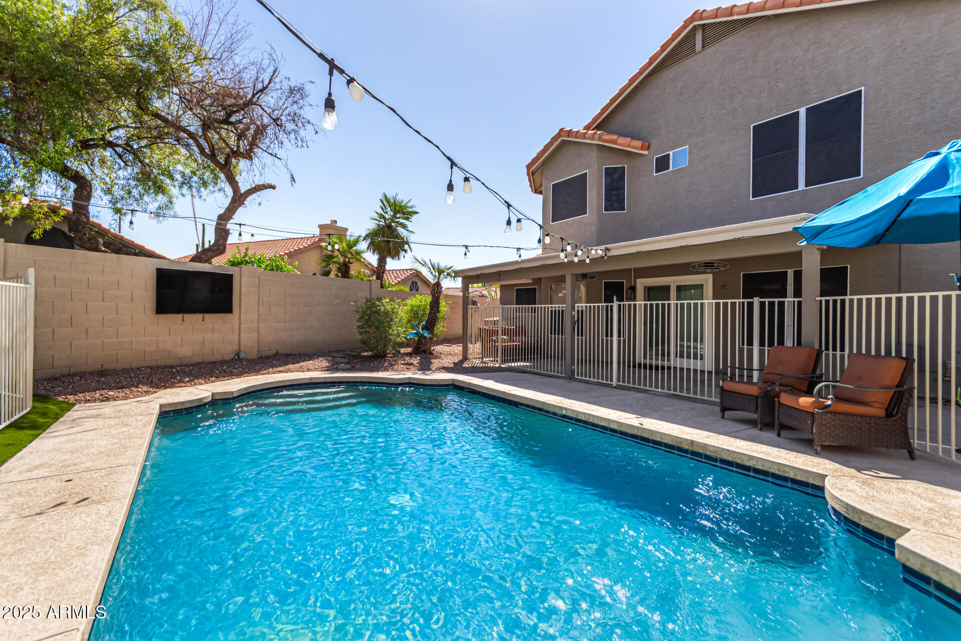 2302 E MOUNTAIN SKY Avenue