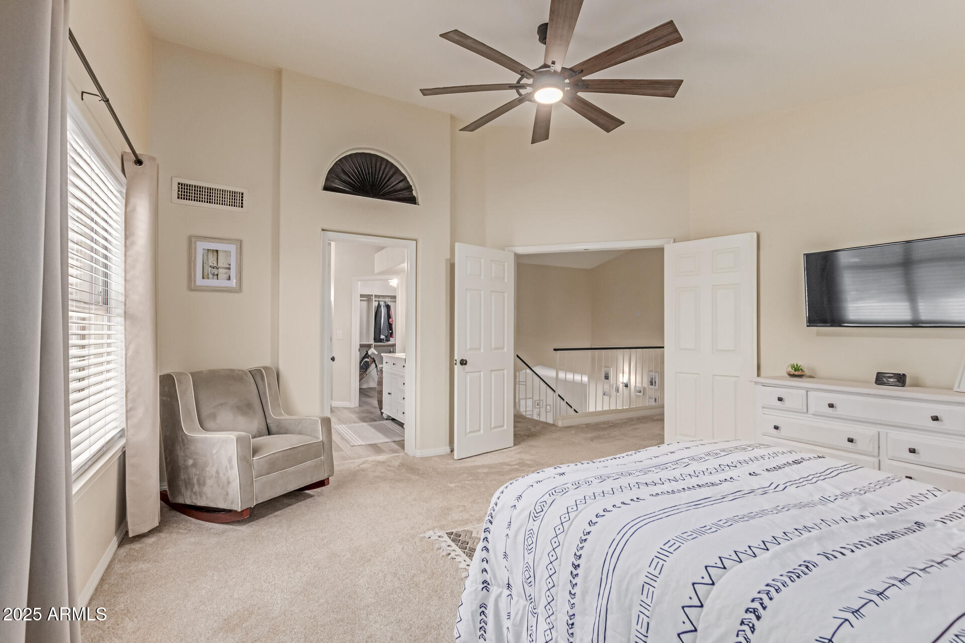 2302 E MOUNTAIN SKY Avenue