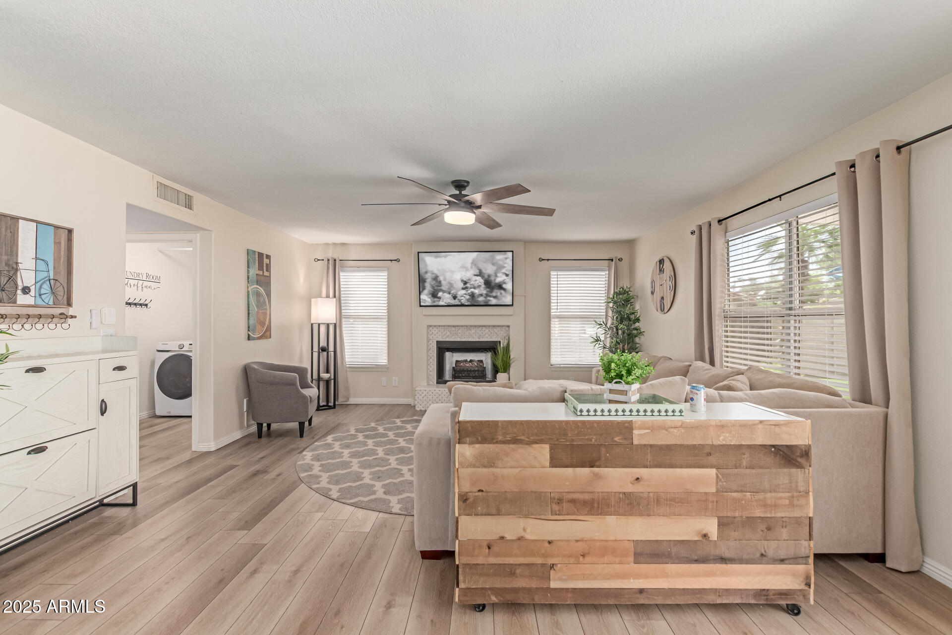 2302 E MOUNTAIN SKY Avenue