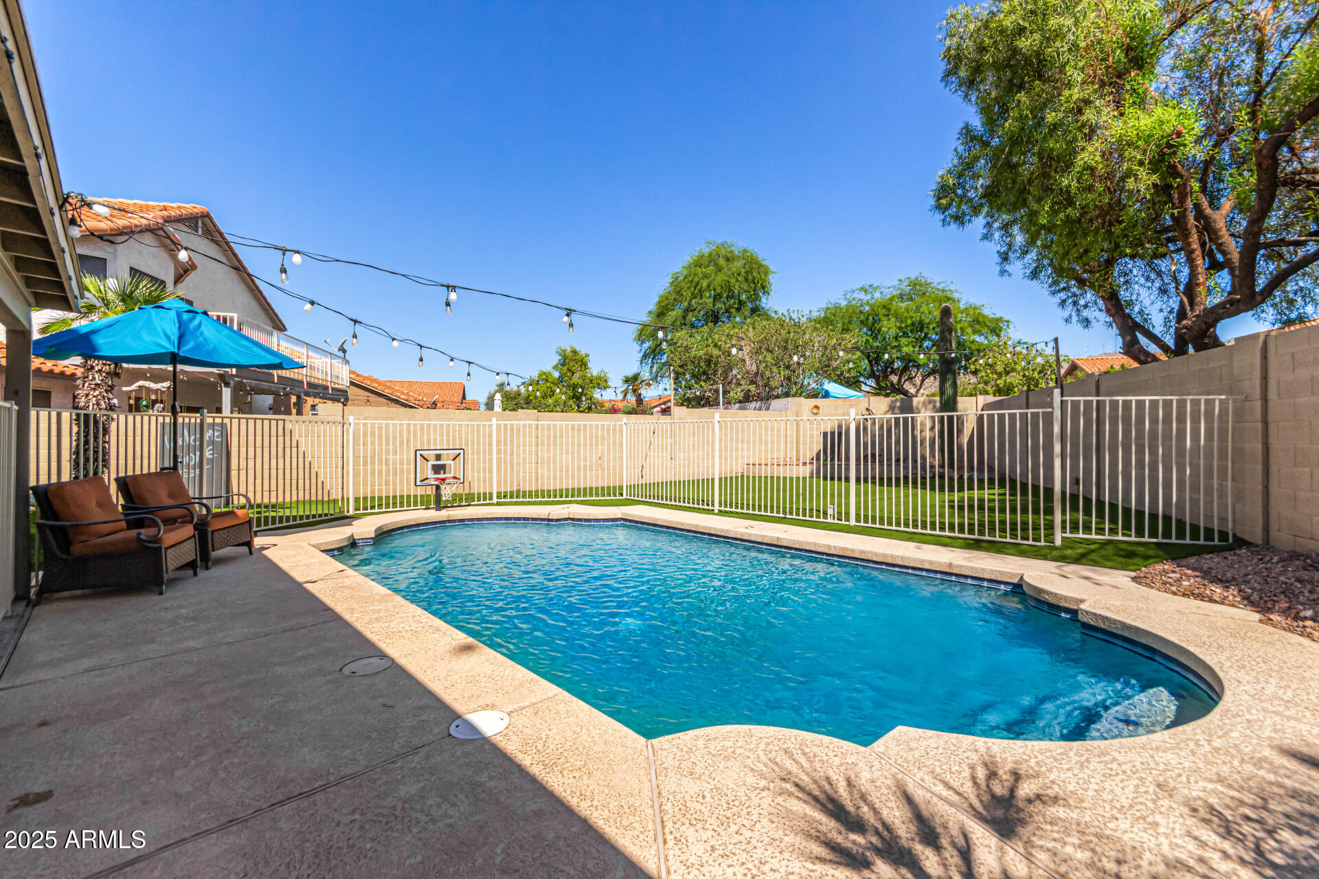 2302 E MOUNTAIN SKY Avenue