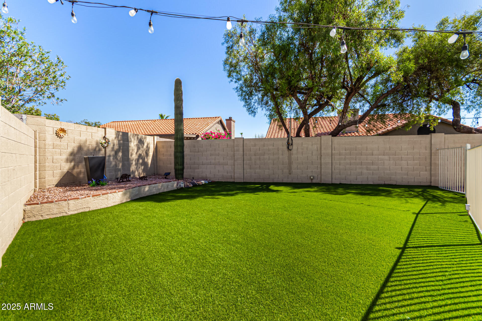 2302 E MOUNTAIN SKY Avenue