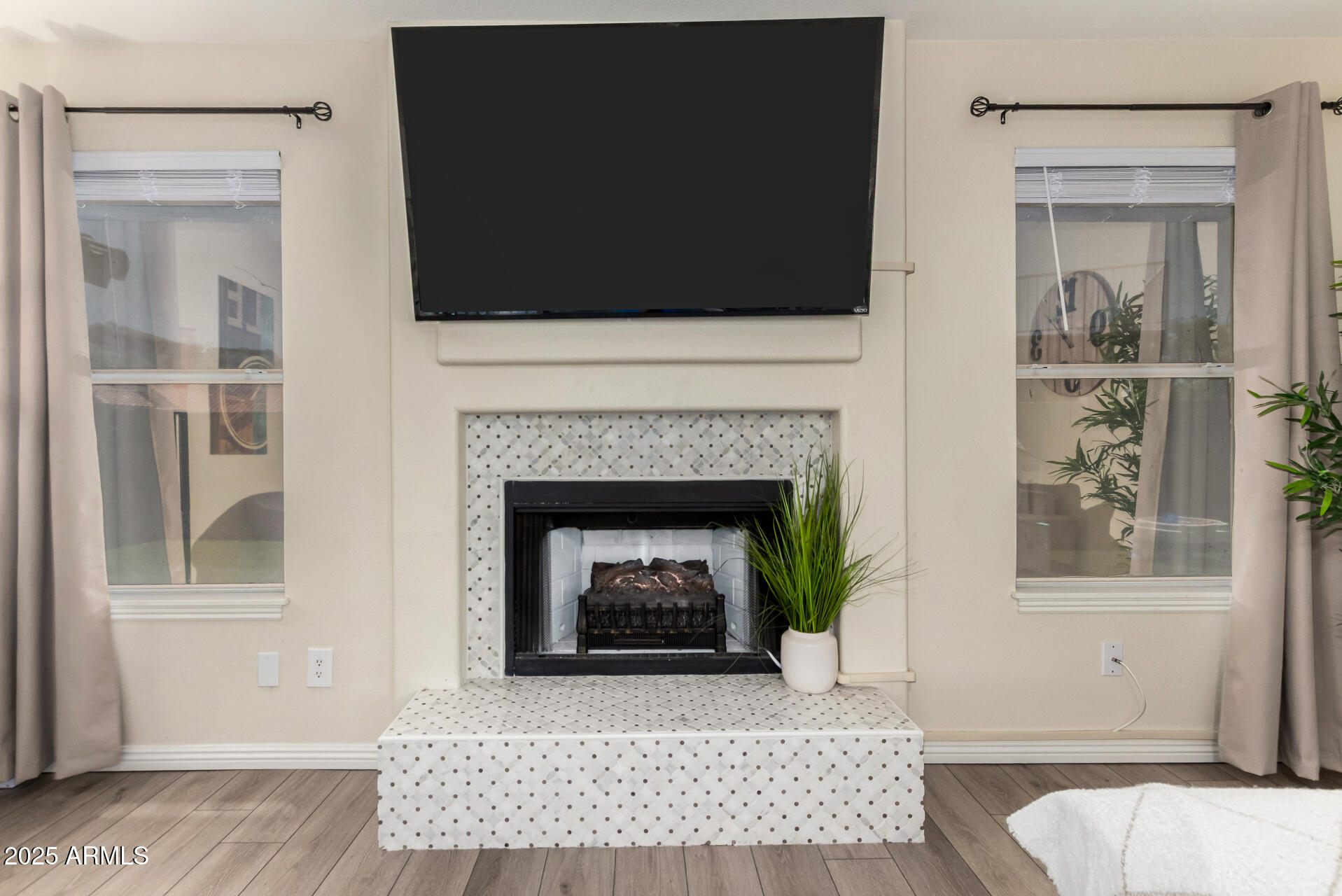 2302 E MOUNTAIN SKY Avenue