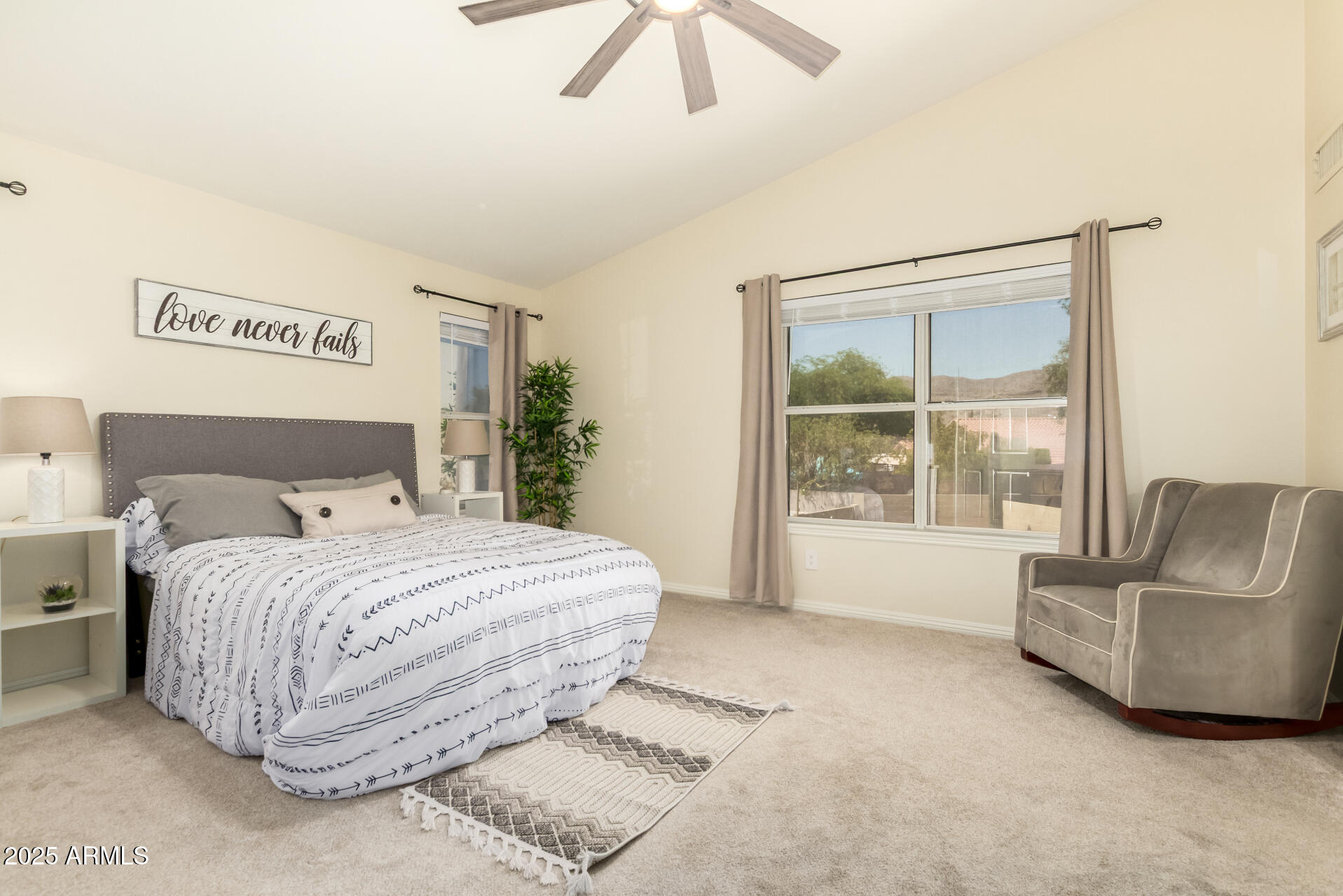 2302 E MOUNTAIN SKY Avenue