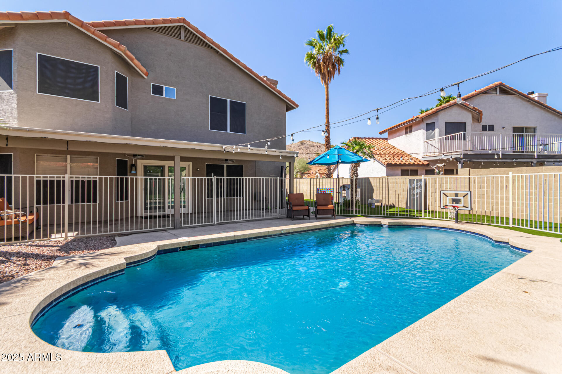 2302 E MOUNTAIN SKY Avenue