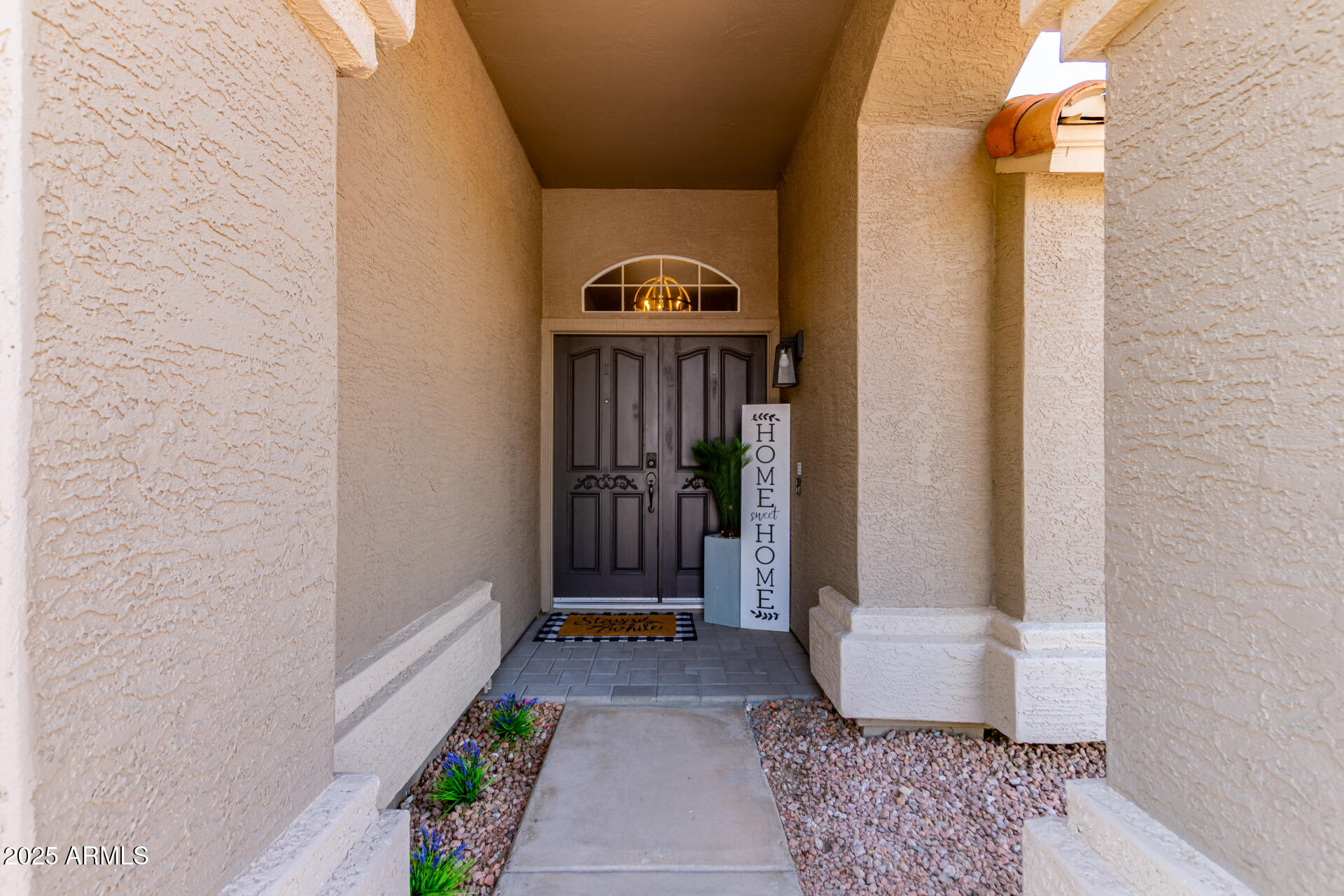 2302 E MOUNTAIN SKY Avenue