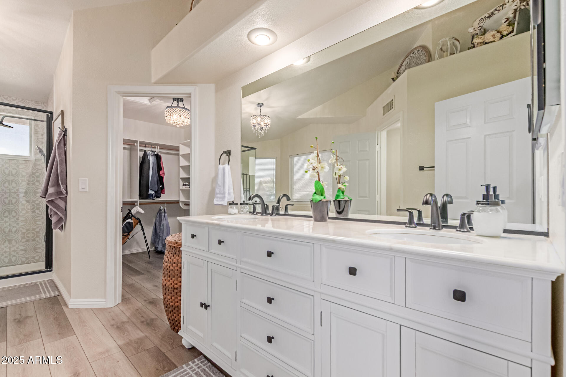 2302 E MOUNTAIN SKY Avenue